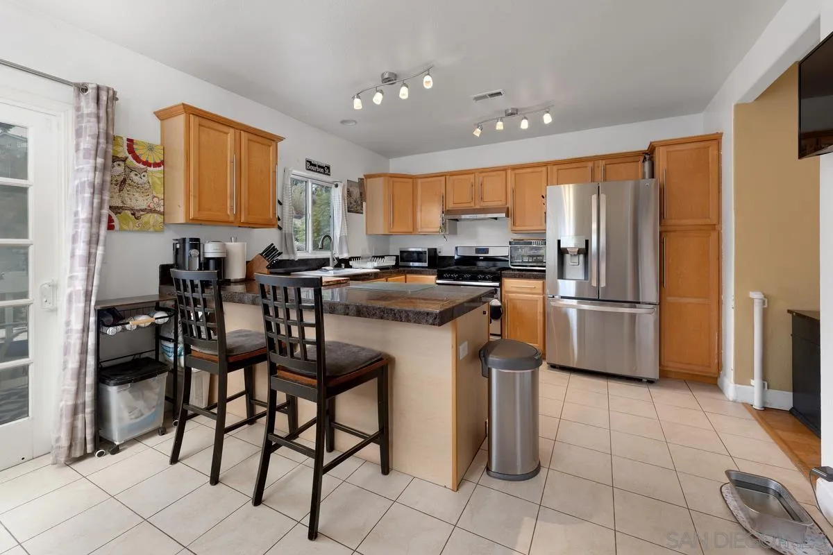 https://cdn.realtyfeed.com/cdn/127/260008503/3054ae2031838a788a0d7e90fb2b2837.webp