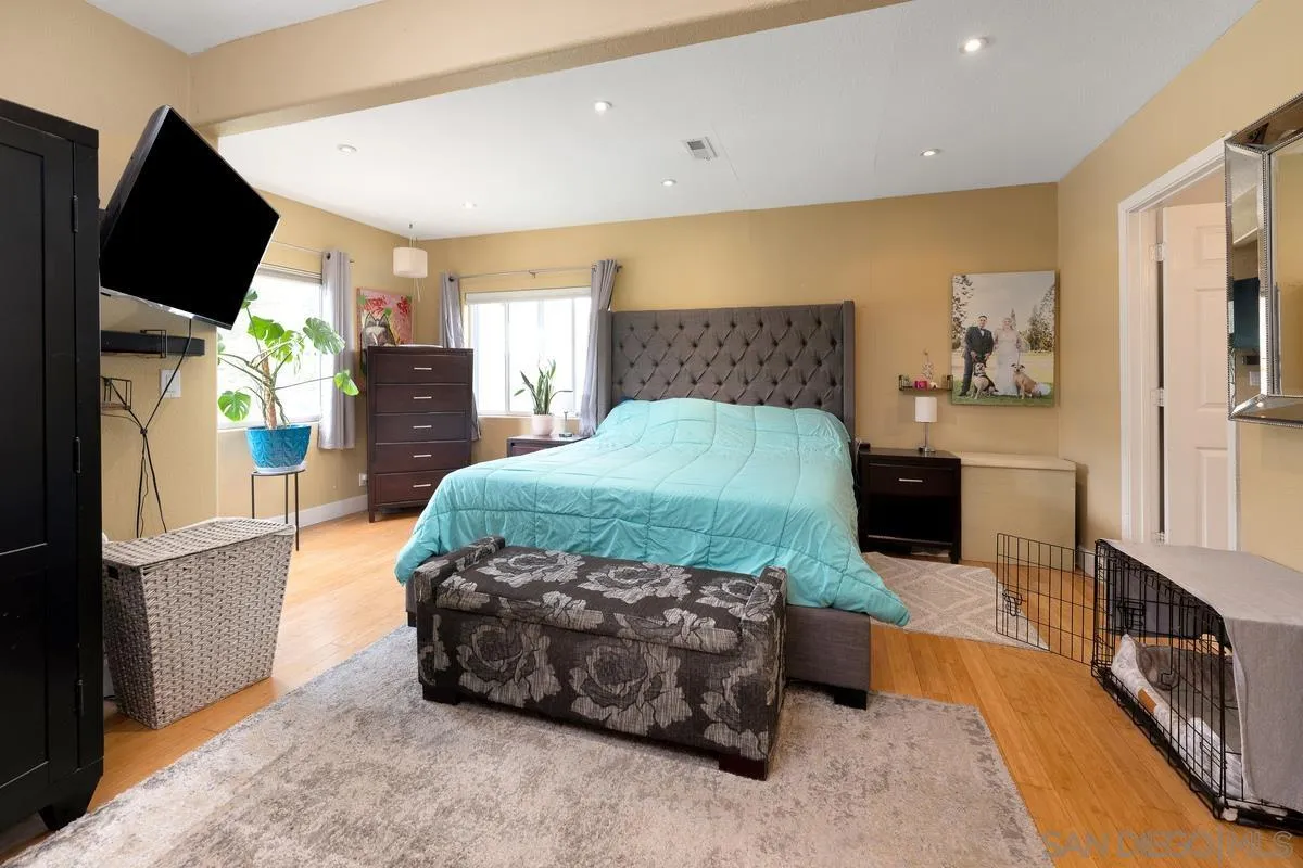 https://cdn.realtyfeed.com/cdn/127/260008503/4cfcd7f17084393ba1524f913c70cdb7.webp
