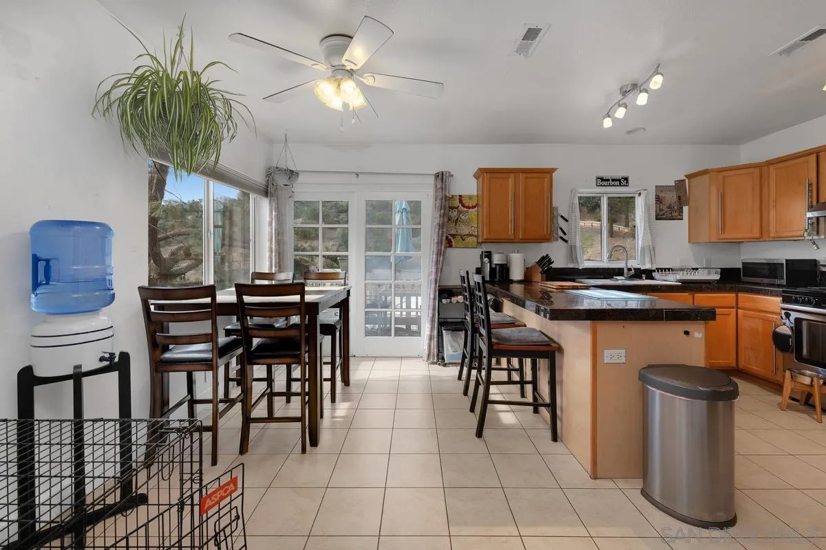 https://cdn.realtyfeed.com/cdn/127/260008503/a99248f4b0915ff84b420046be666201.webp