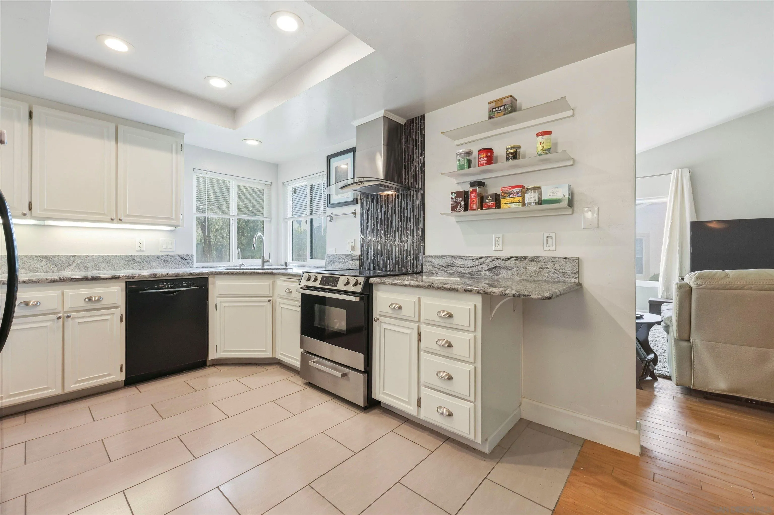 Photo #8: 260008506 Listing: Photo #8