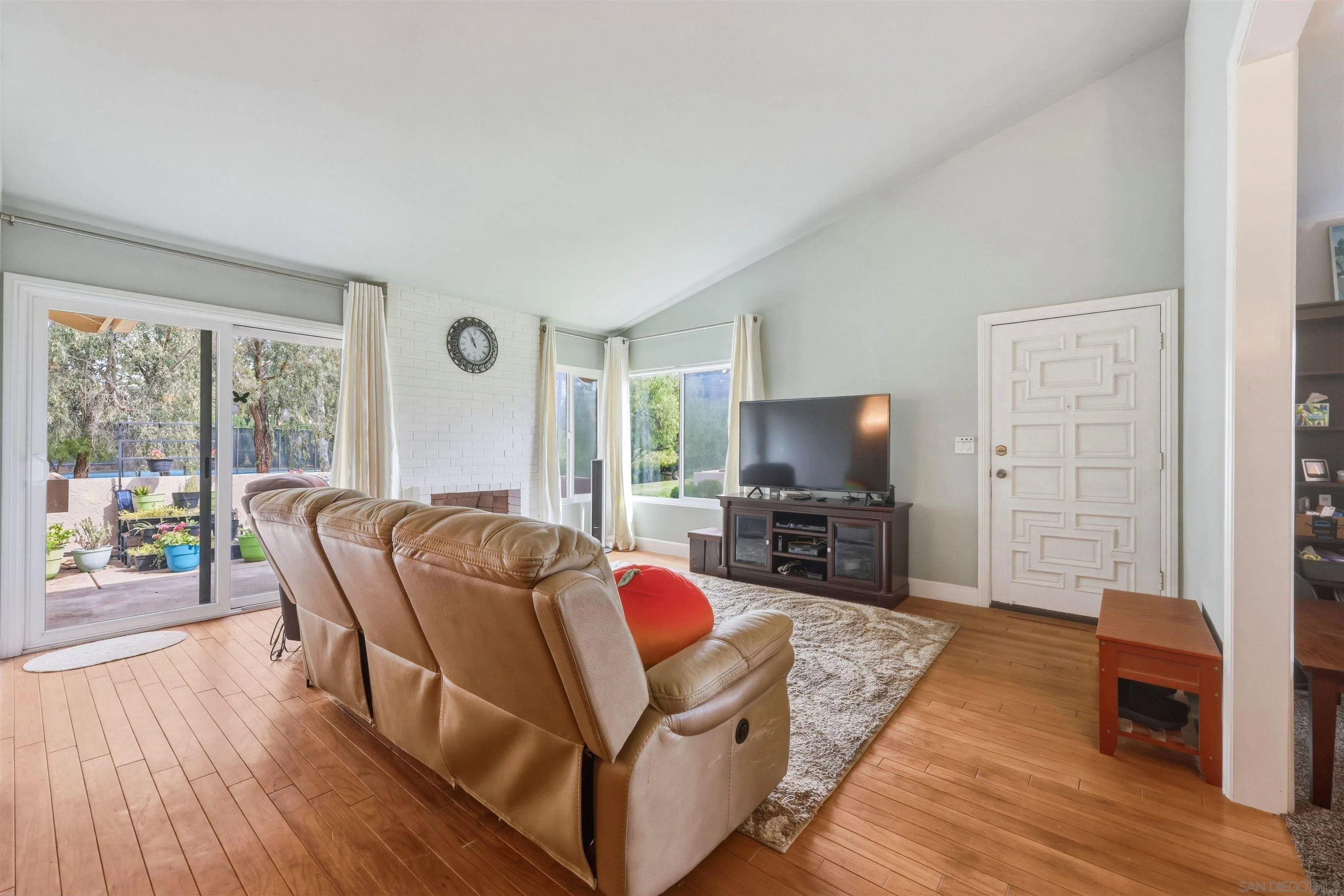 Photo #4: 260008506 Listing: Photo #4