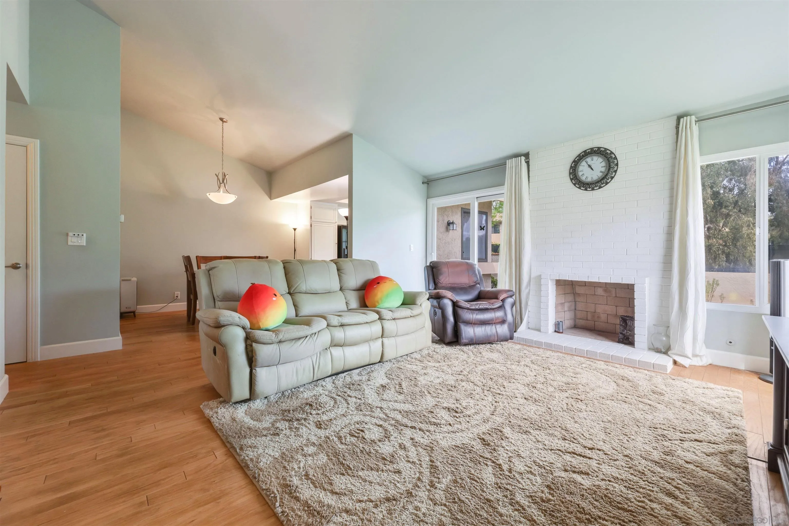 Photo #2: 260008506 Listing: Photo #2