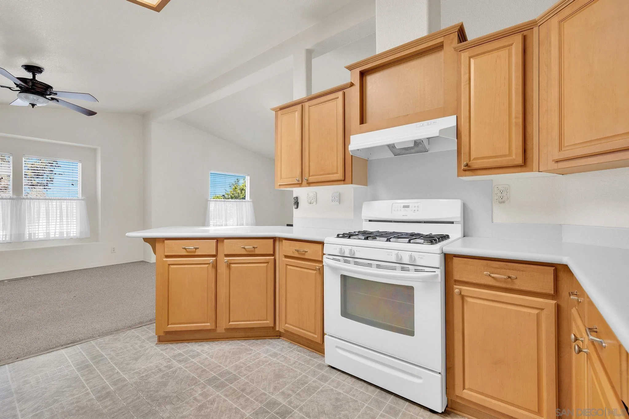 https://cdn.realtyfeed.com/cdn/127/260008508/1780713e02fb61457fc9ebcb11f80fe9.webp