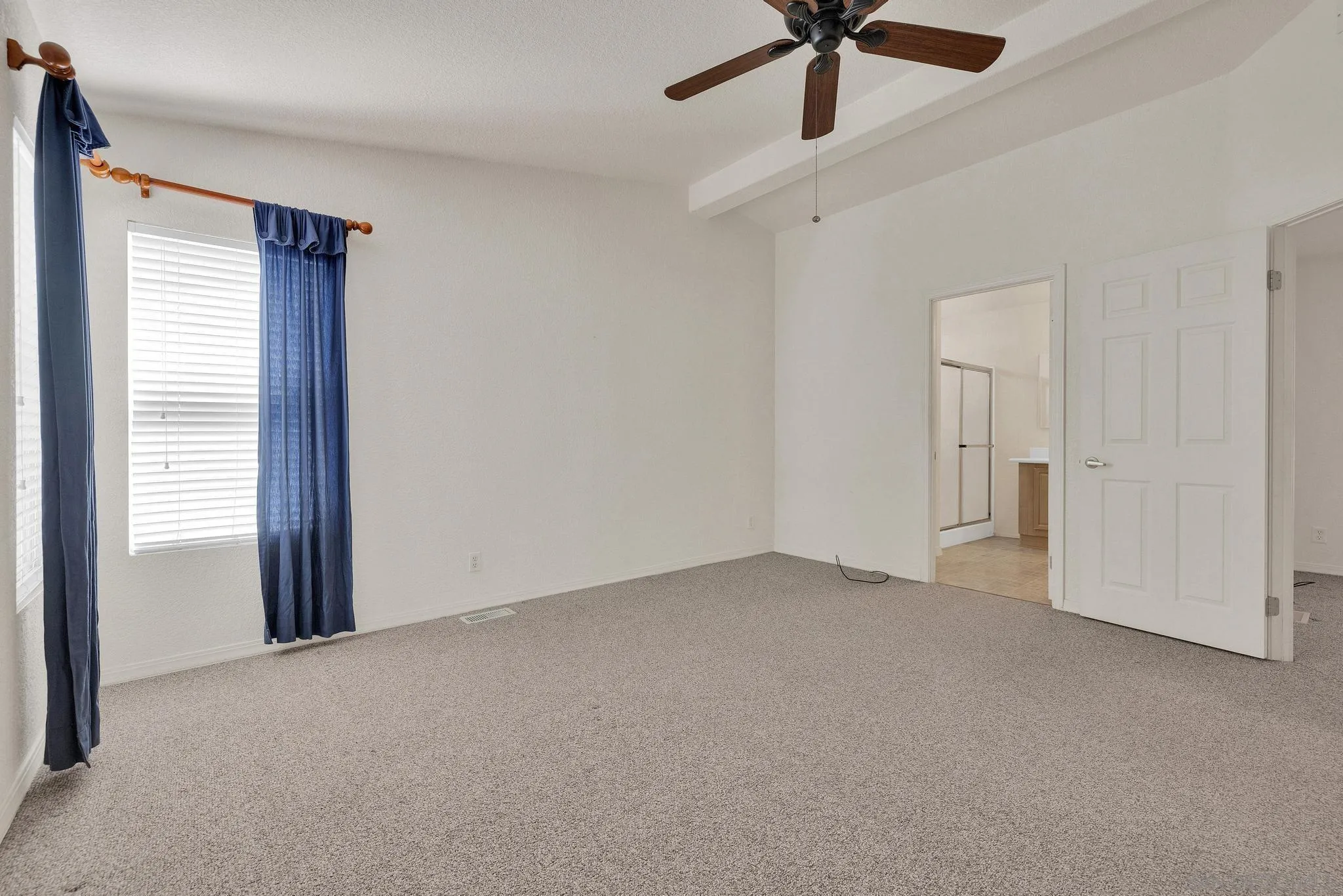 https://cdn.realtyfeed.com/cdn/127/260008508/b8e3077909040507de14472584526b8e.webp