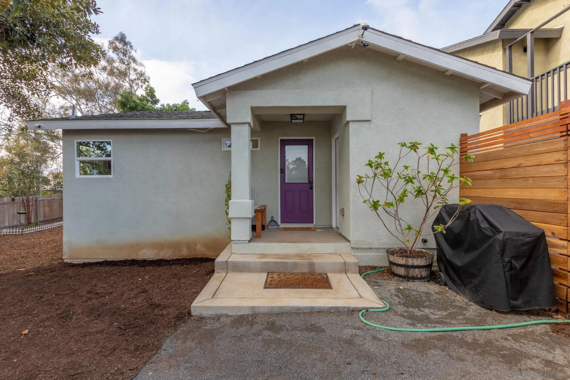 https://cdn.realtyfeed.com/cdn/127/260008510/129fa00b0a3ad2902952a8043eead484.webp
