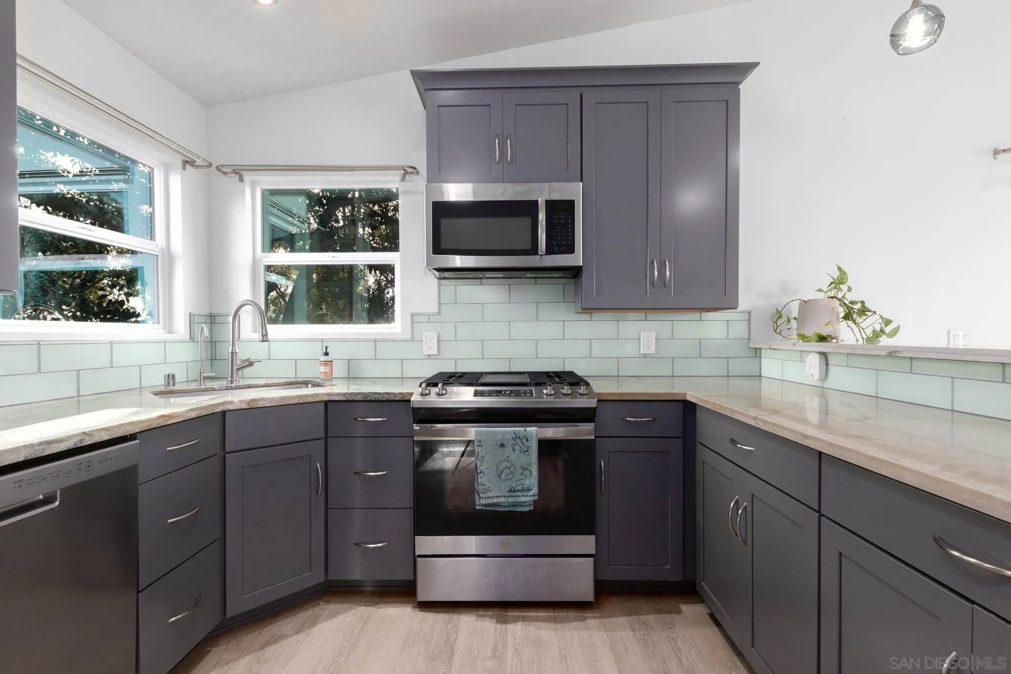 https://cdn.realtyfeed.com/cdn/127/260008510/41467f21155b8f541d8189a0f6b38703.webp