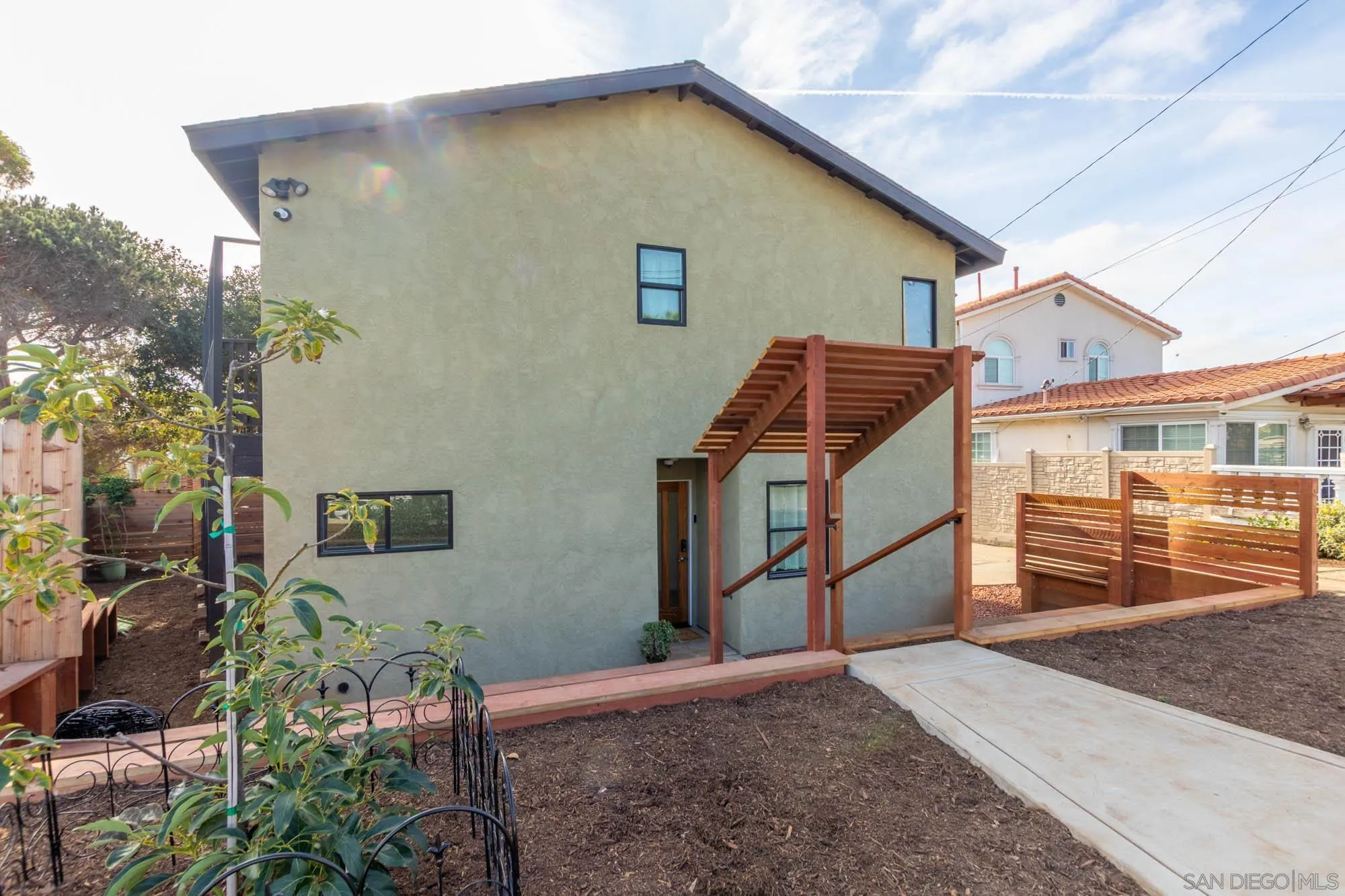 https://cdn.realtyfeed.com/cdn/127/260008510/6aa78e3fc3fb7993b126e02deb18f663.webp