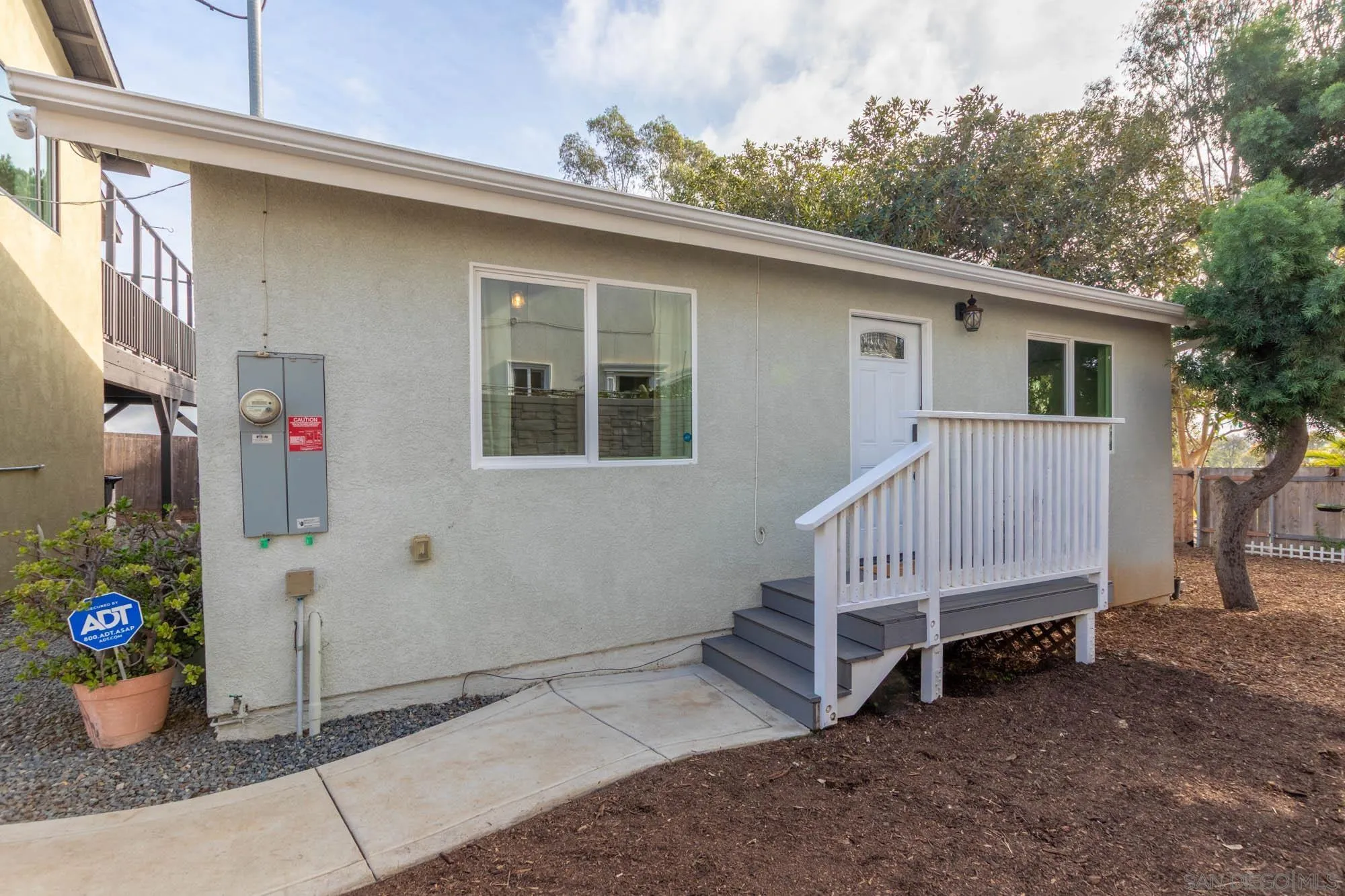https://cdn.realtyfeed.com/cdn/127/260008510/6f1ea484c1ebb40cf5c39d3f5a60cd89.webp