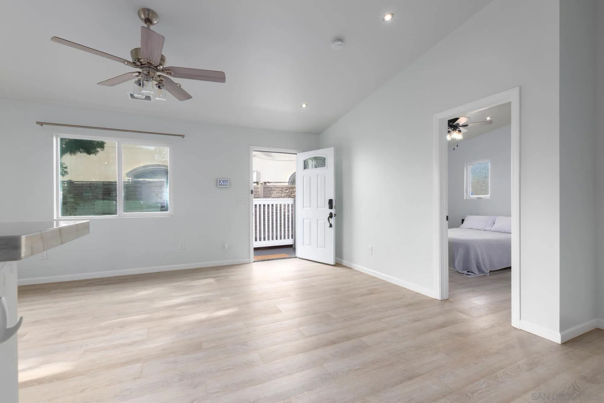 https://cdn.realtyfeed.com/cdn/127/260008510/78f1b88b8f48431fd1ef9fe7e3206d12.webp