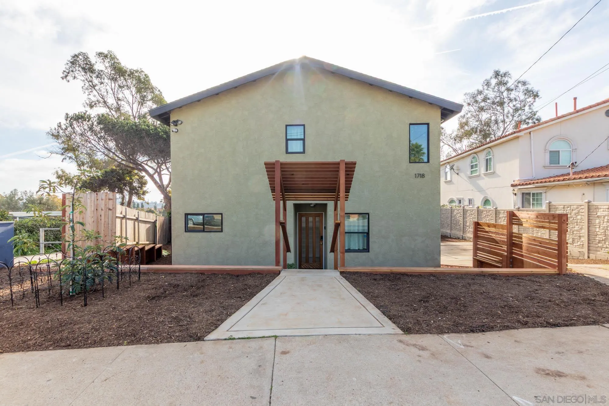 https://cdn.realtyfeed.com/cdn/127/260008510/cb9474eee6b08bd912507f73965eac45.webp