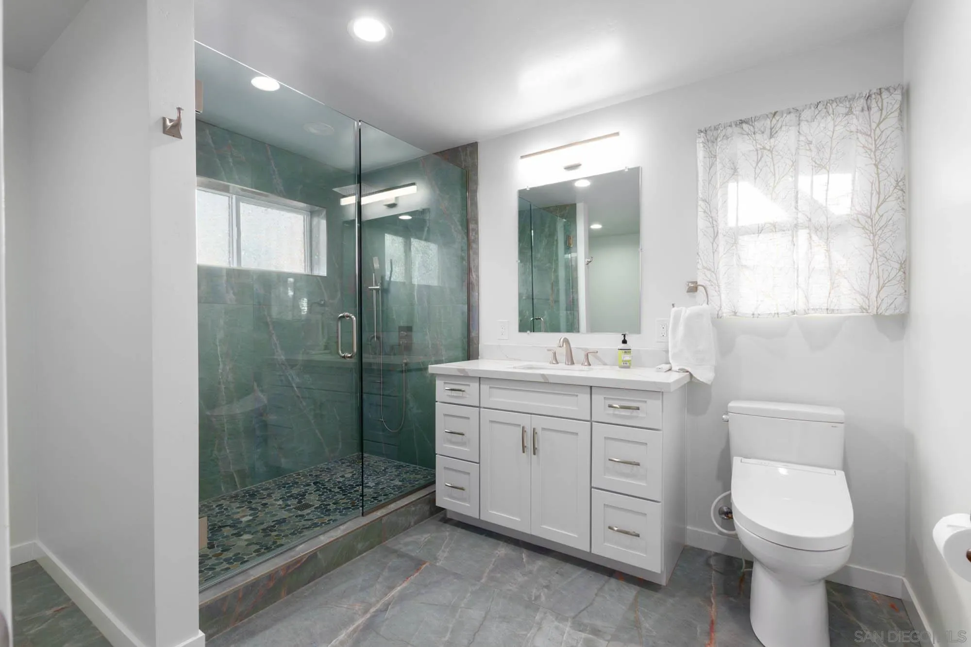 https://cdn.realtyfeed.com/cdn/127/260008510/f3bf16bb478936d5c52f0d07f94a5a12.webp