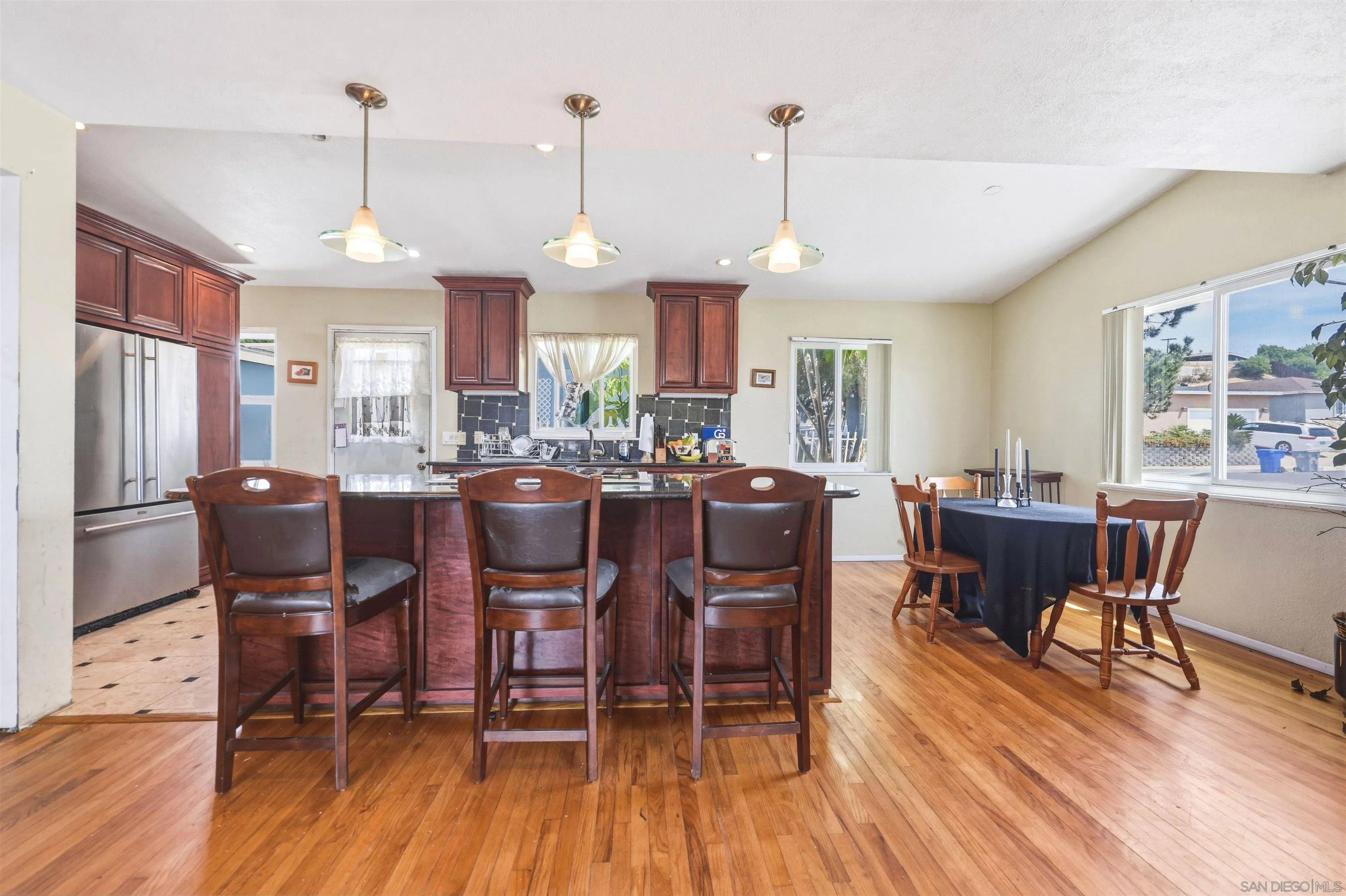 https://cdn.realtyfeed.com/cdn/127/260008514/837bd5407f7d0ec0b9a7a185fb459ae4.webp