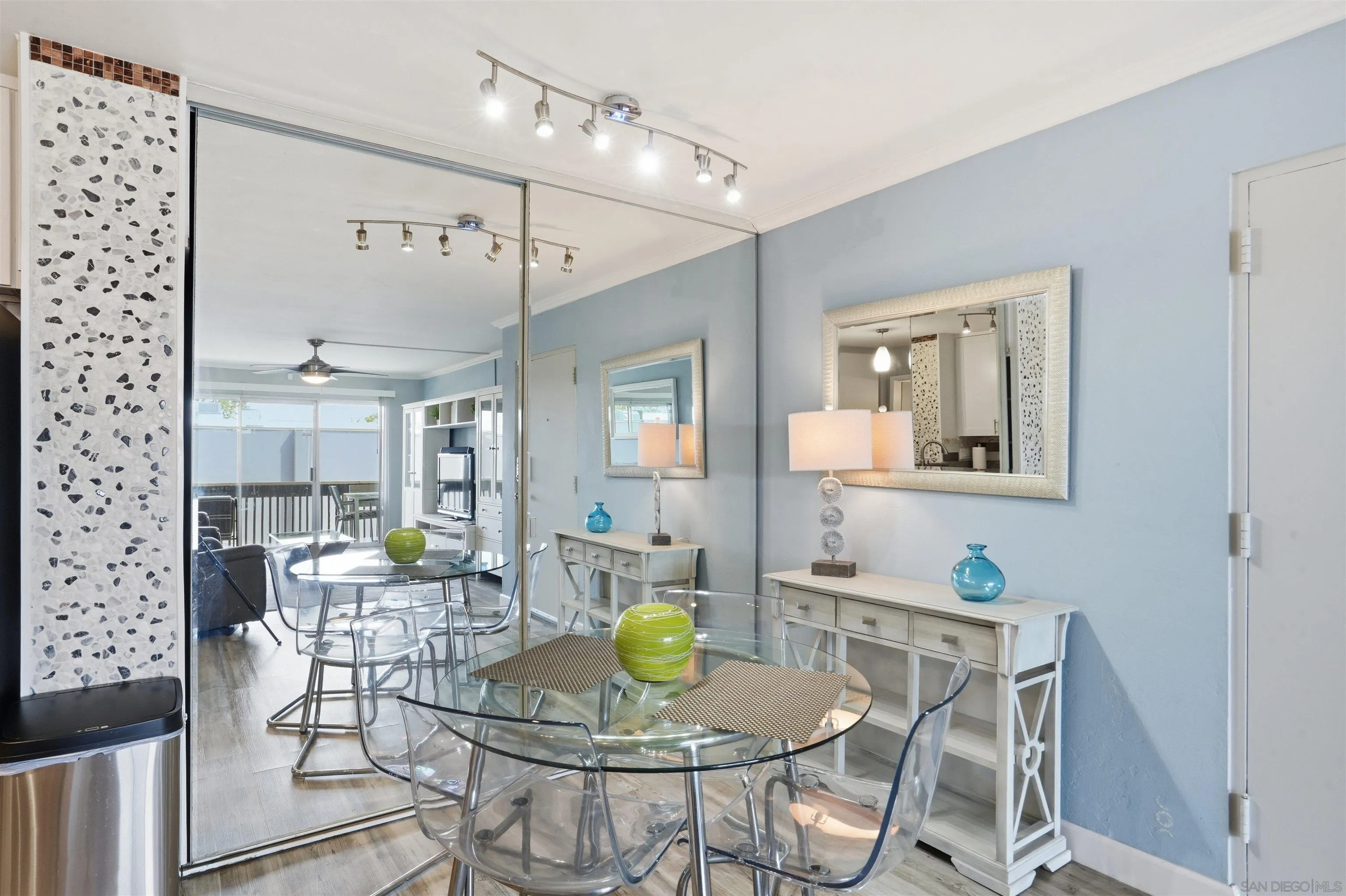 Photo #6: 260008517 Listing: Photo #6