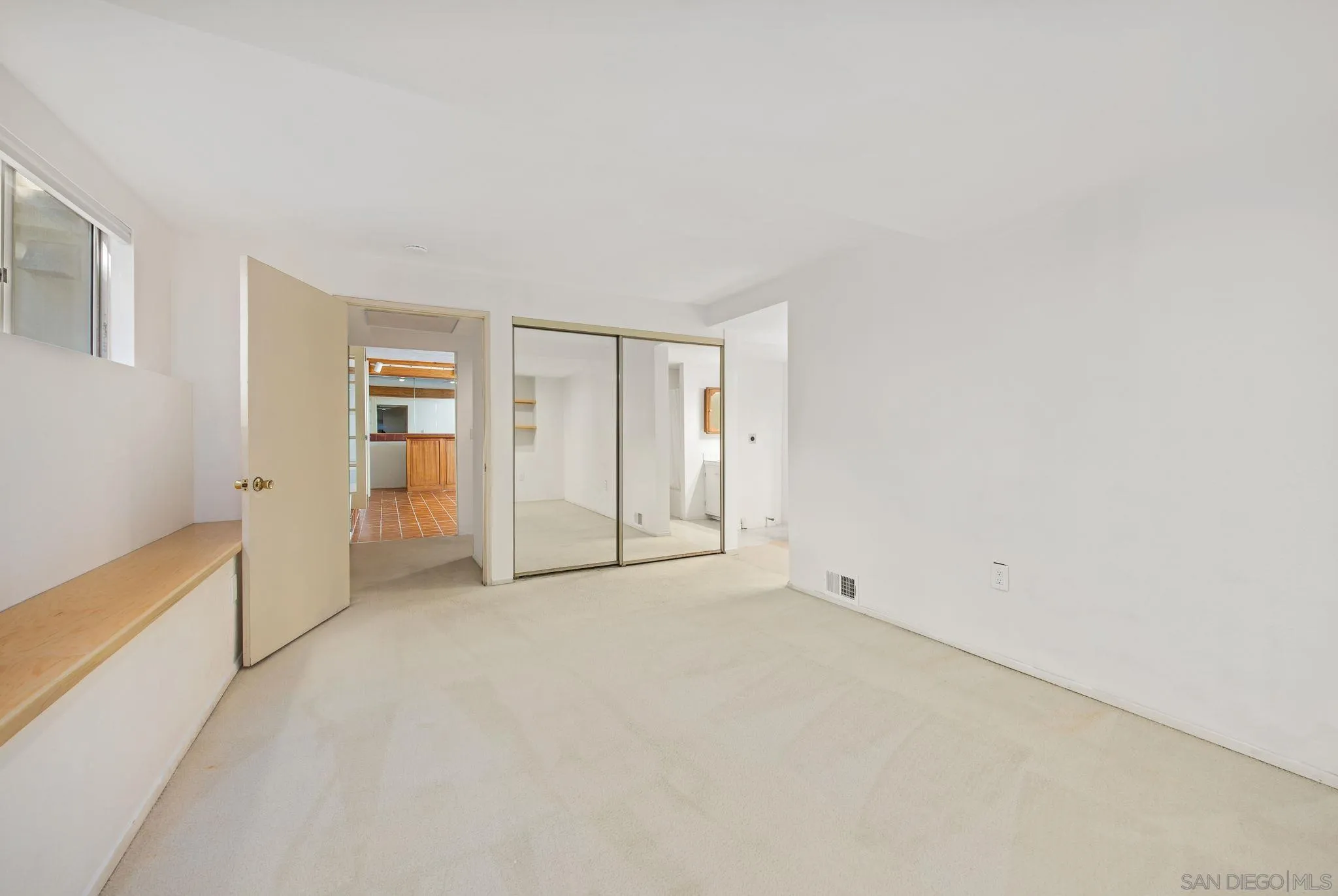 https://cdn.realtyfeed.com/cdn/127/260008519/47c82439115ce721a494a0b9d889eee7.webp