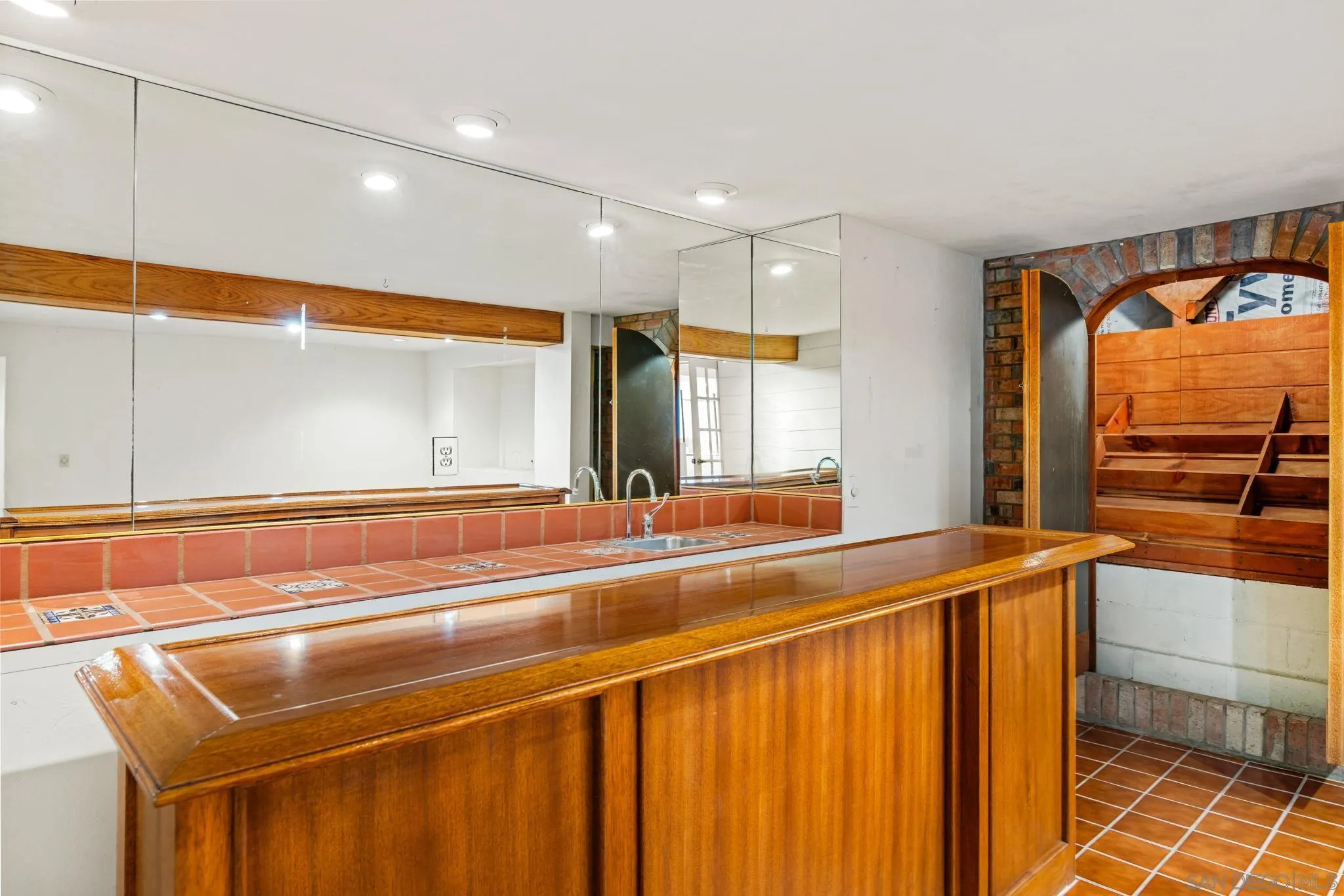 https://cdn.realtyfeed.com/cdn/127/260008519/f11a6a7e526d388dcd78238e139912ce.webp