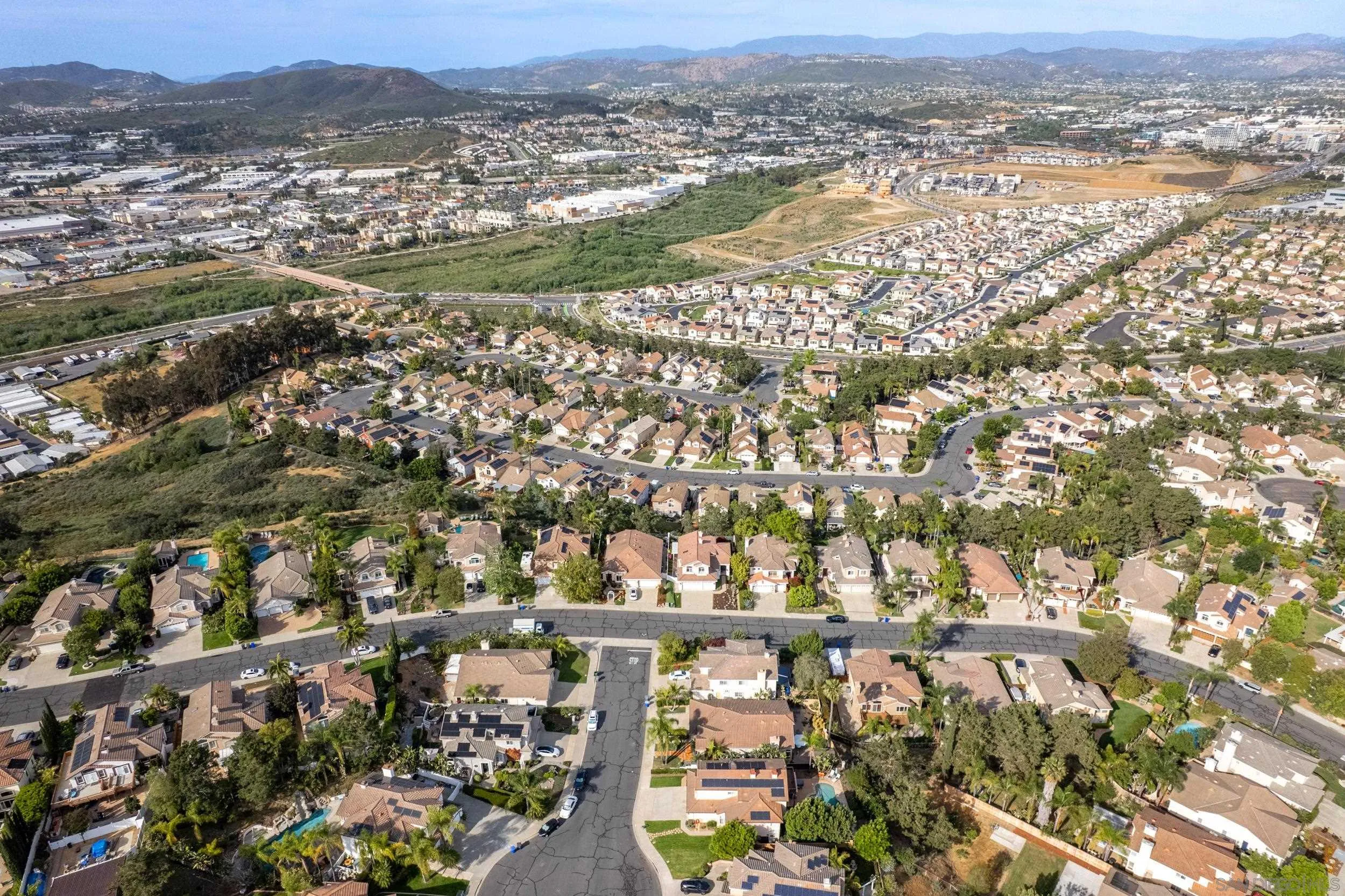 https://cdn.realtyfeed.com/cdn/127/260008522/0d6f3f8efe03cda703768dd5de61f9c9.webp