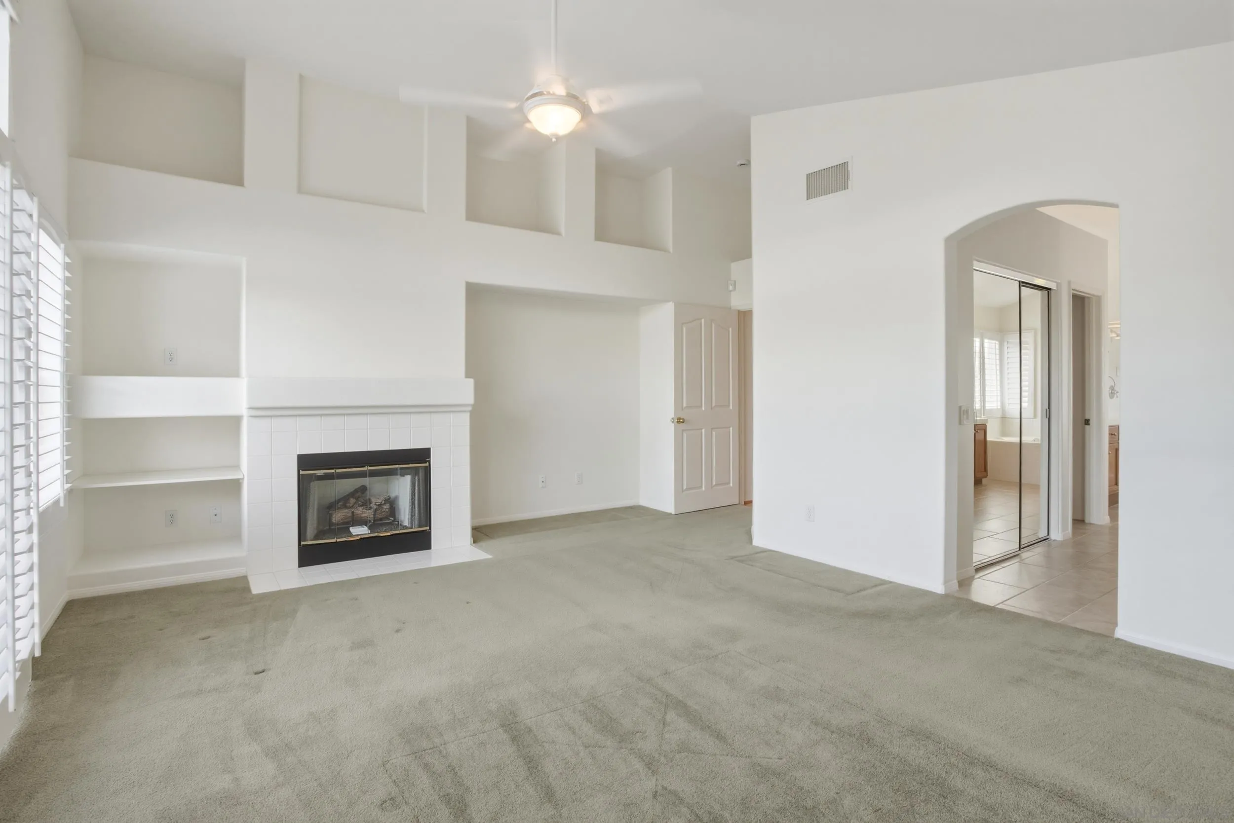 https://cdn.realtyfeed.com/cdn/127/260008522/10a1c84543858dd17fbcb6670df95466.webp