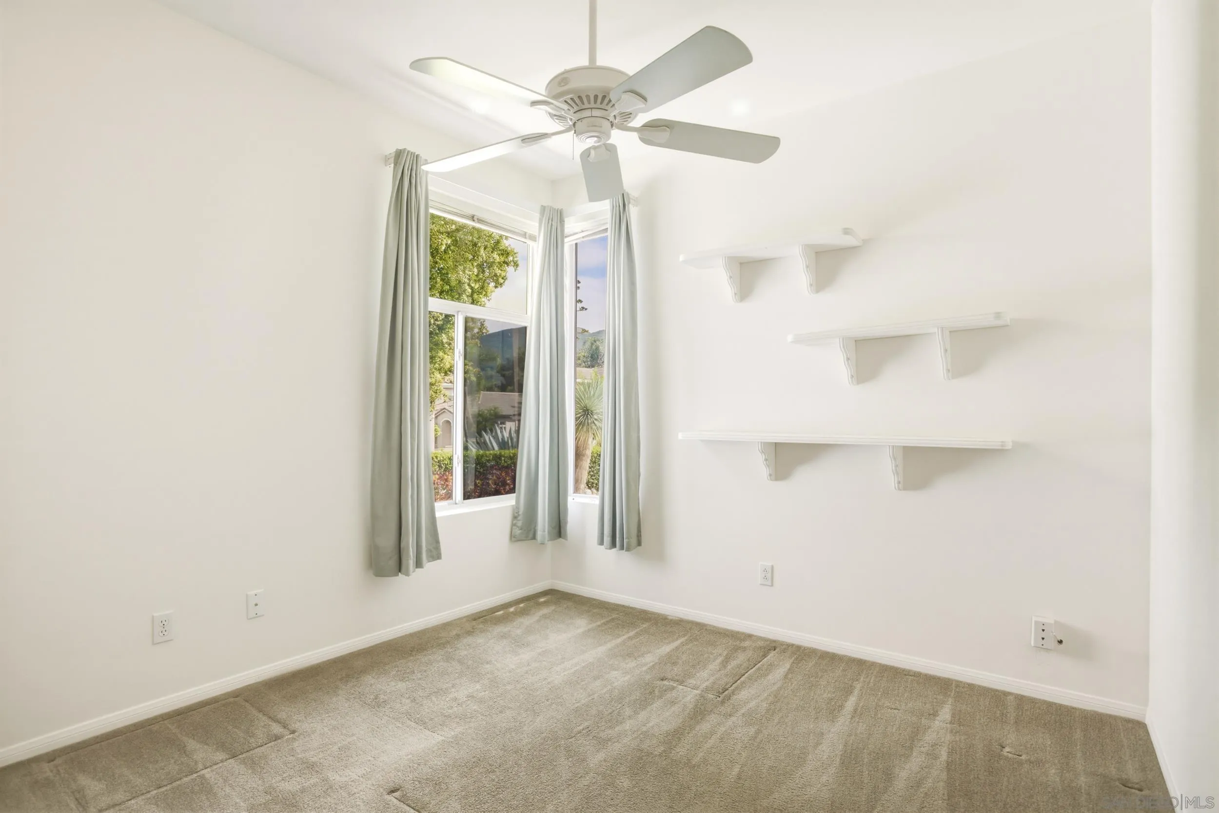 https://cdn.realtyfeed.com/cdn/127/260008522/65b1a4ca0307f19da19676aac402c290.webp