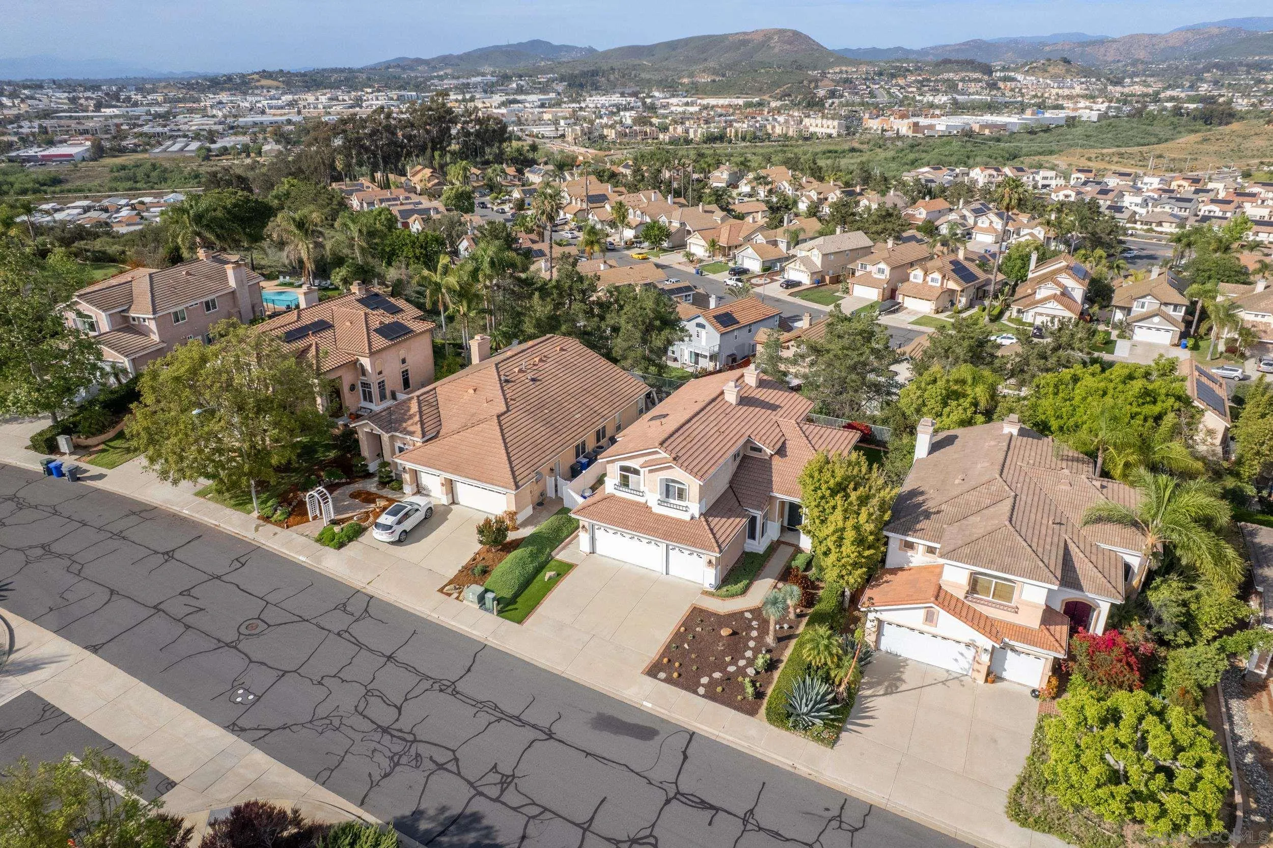 https://cdn.realtyfeed.com/cdn/127/260008522/a113966a05fec43efa8e57106256b7bb.webp
