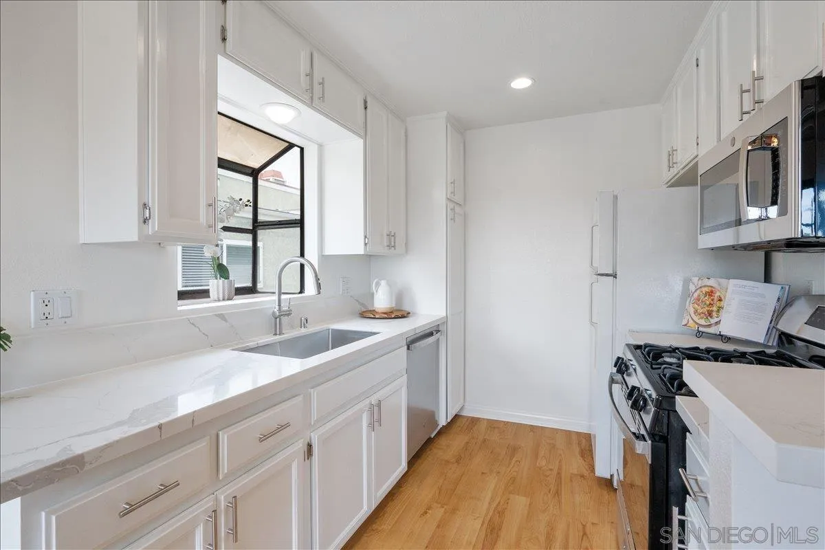 Photo #2: 260008524 Listing: Photo #2