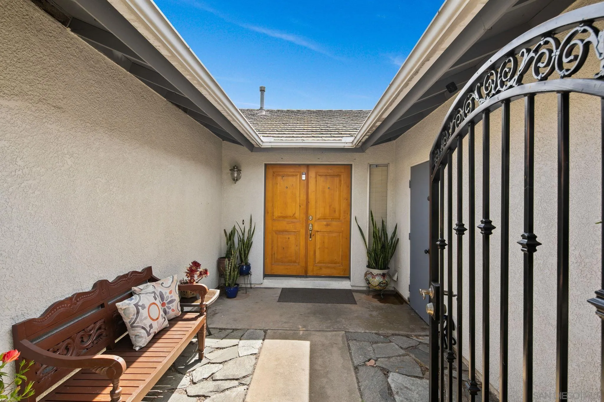 https://cdn.realtyfeed.com/cdn/127/260008527/098f9c95bbf481547a39085a9c43b2e2.webp