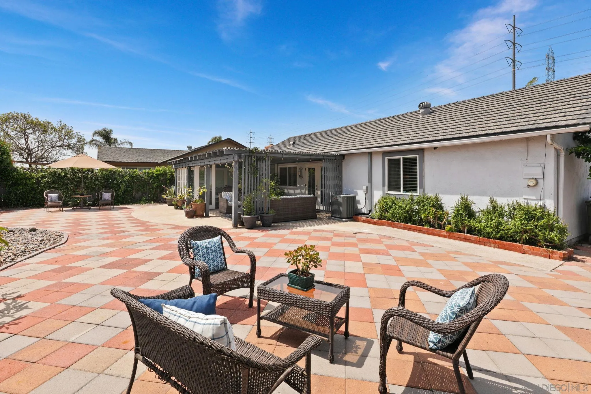 https://cdn.realtyfeed.com/cdn/127/260008527/8e98571b635e96de8b7c708ea795b871.webp