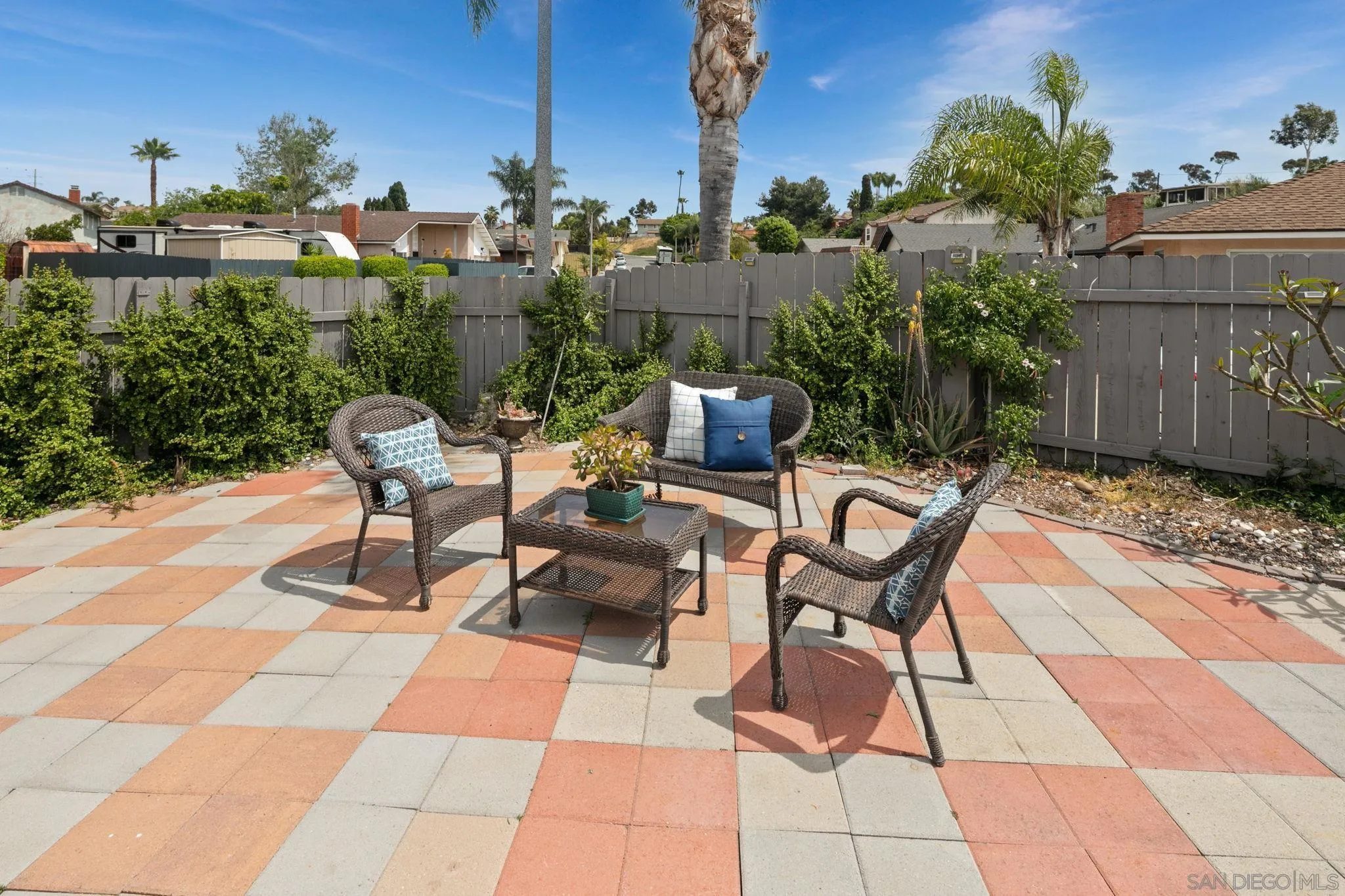 https://cdn.realtyfeed.com/cdn/127/260008527/e23470fbb7fab1d58d419c6fbcf2b38a.webp