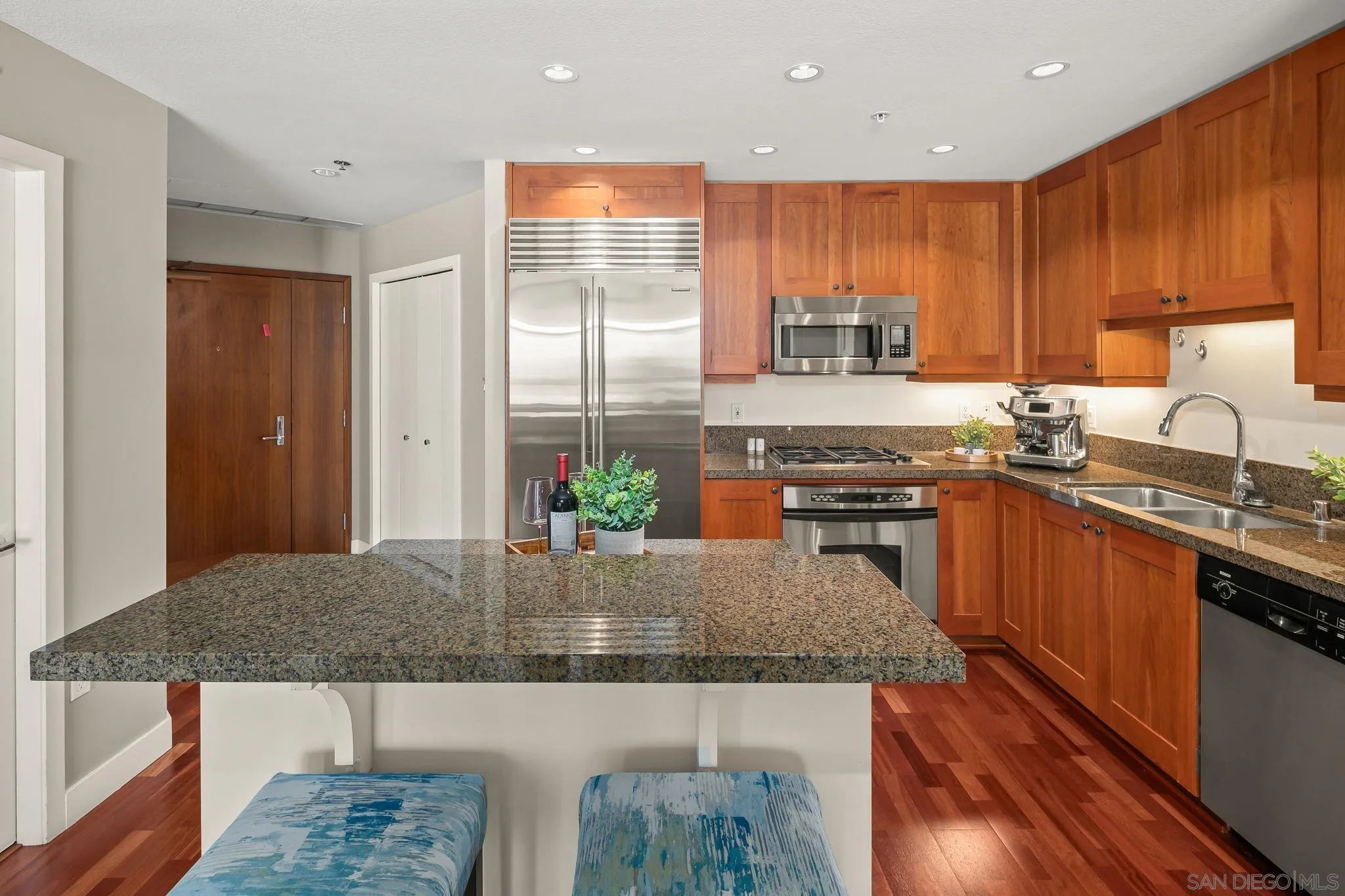 https://cdn.realtyfeed.com/cdn/127/260008531/b8f8052864a852e4859bb6905a41af10.webp