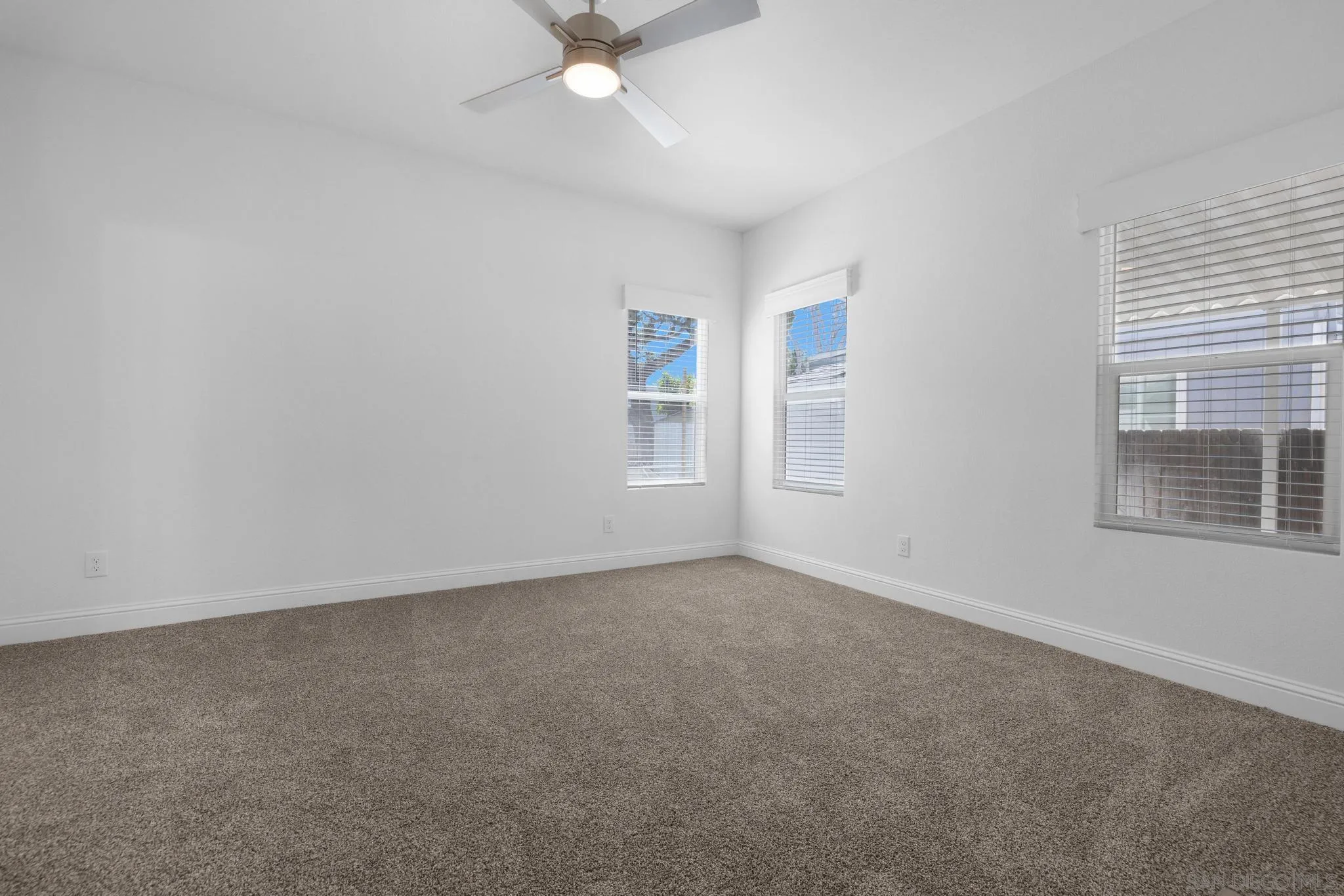 https://cdn.realtyfeed.com/cdn/127/260008533/2c87714a21115e9d3832330fd955a306.webp