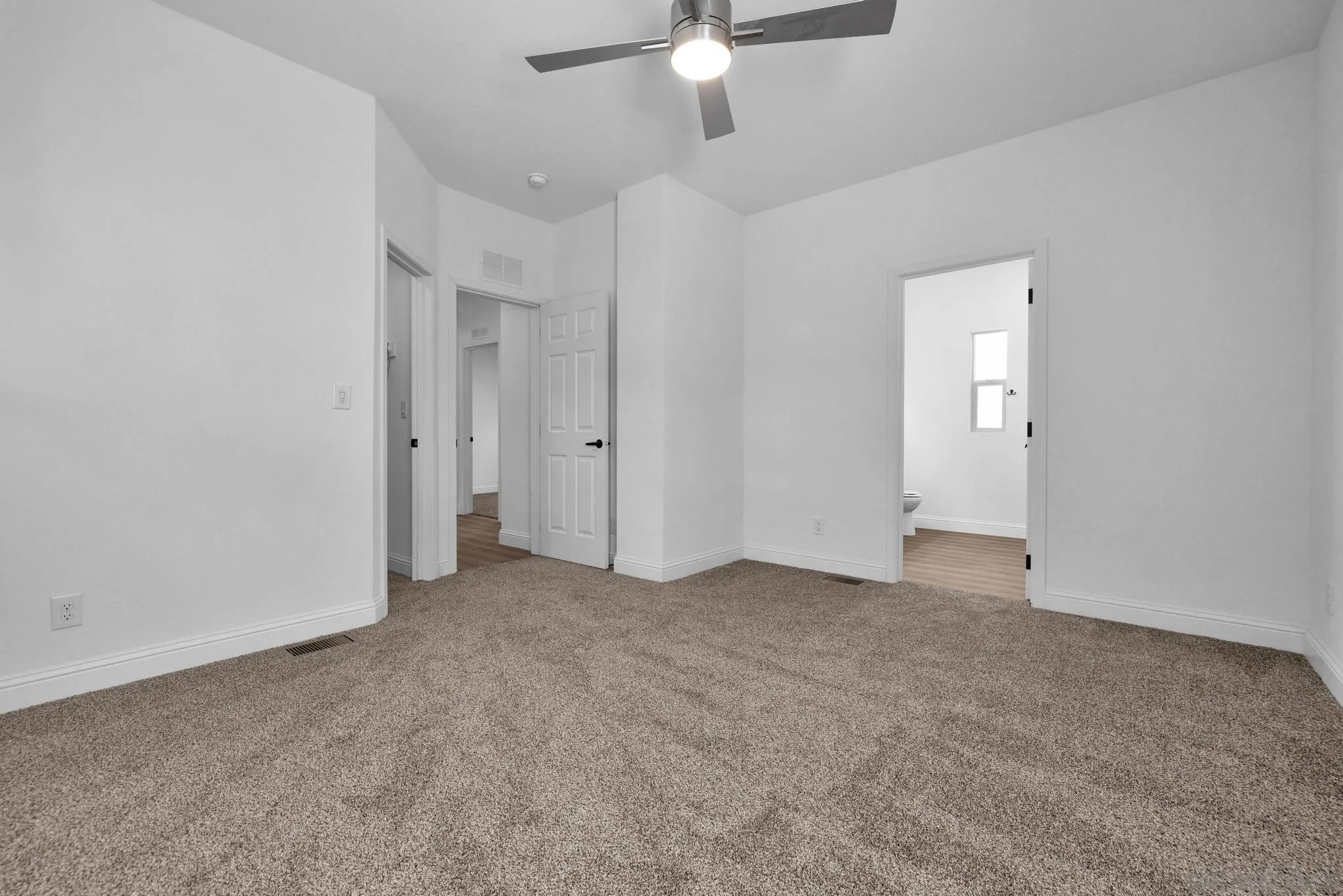 https://cdn.realtyfeed.com/cdn/127/260008533/d94d5d029111c82e640fd6ceb6f084cf.webp