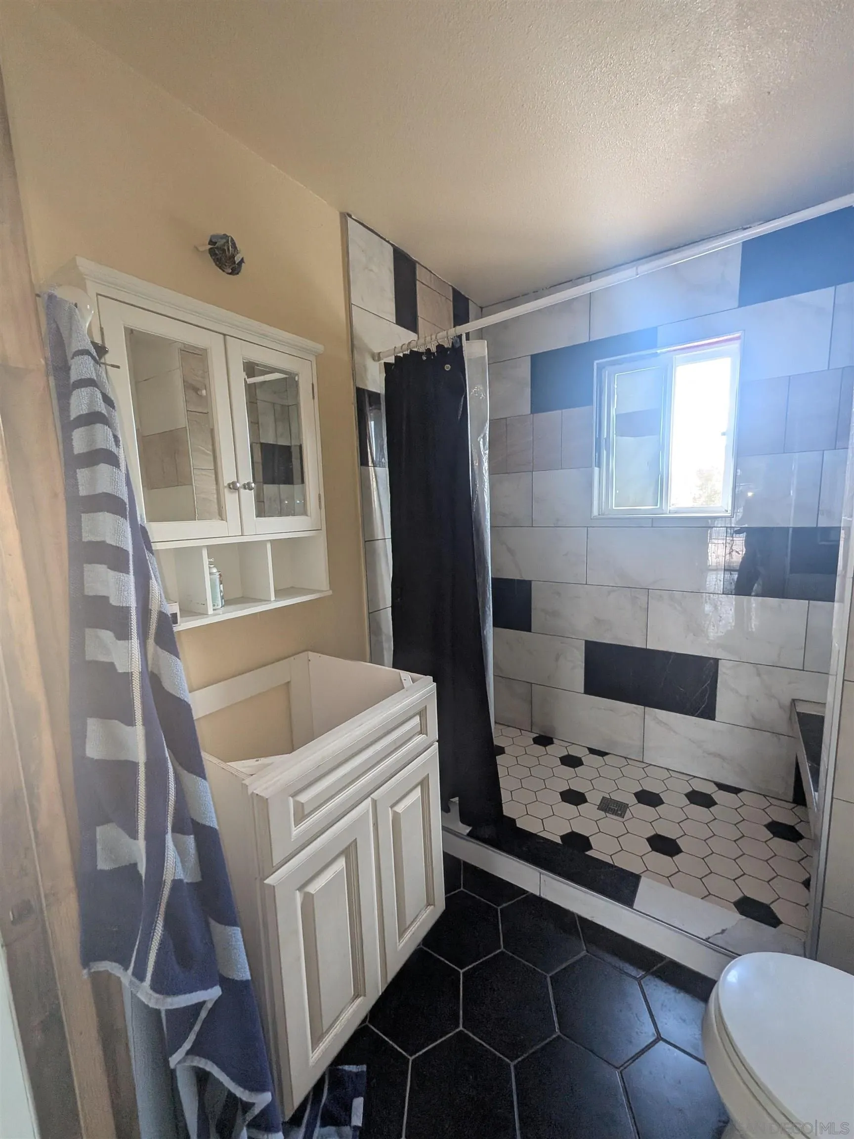 https://cdn.realtyfeed.com/cdn/127/260008535/85581ed643a9483af89a7acf795e2459.webp