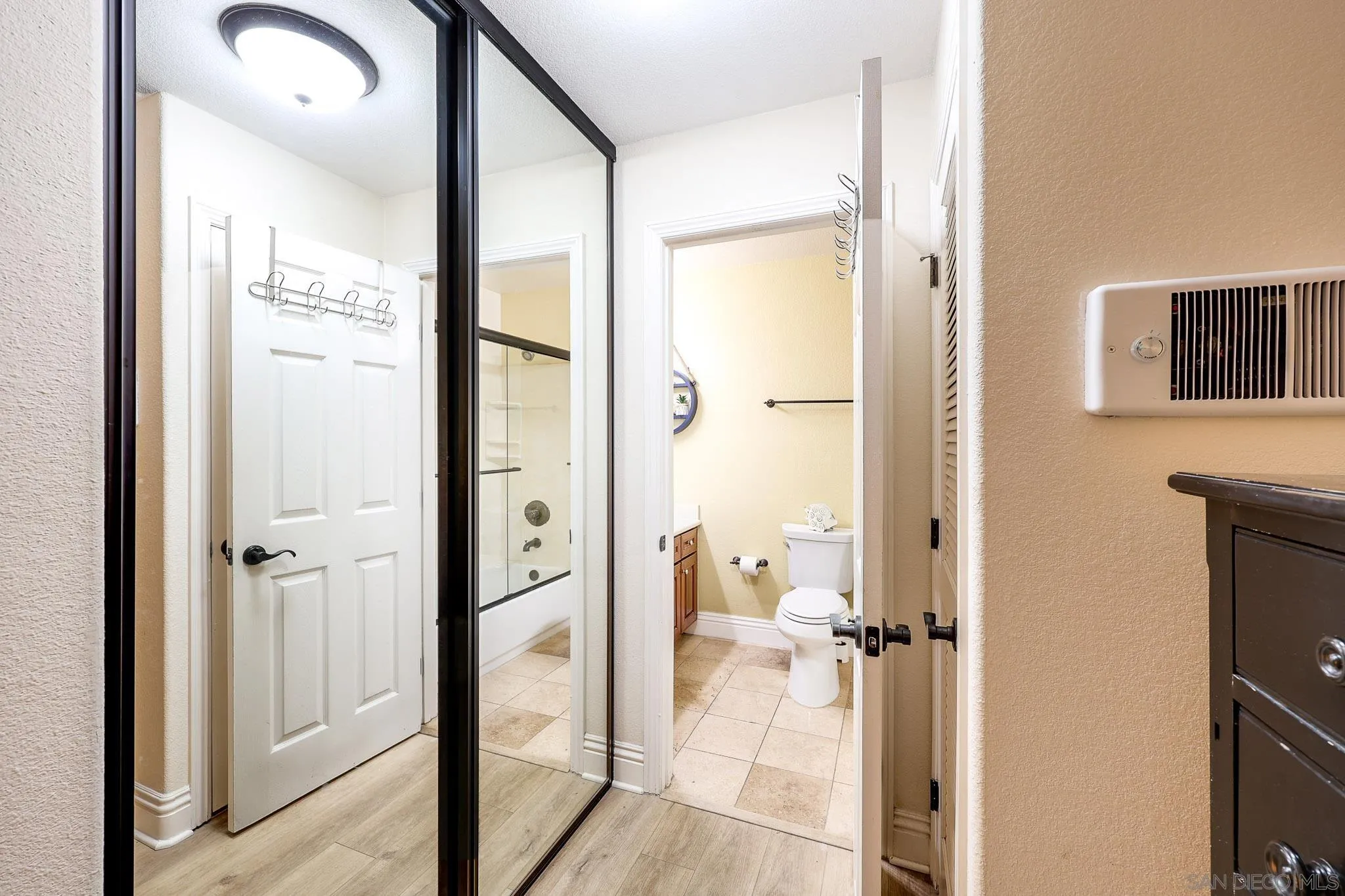 Photo #14: 260008538 Listing: Photo #14