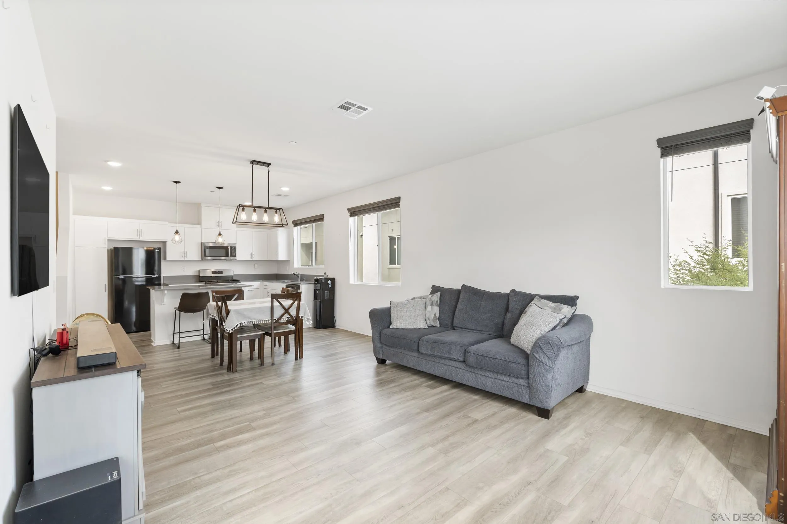 Photo #12: 260008539 Listing: Photo #12