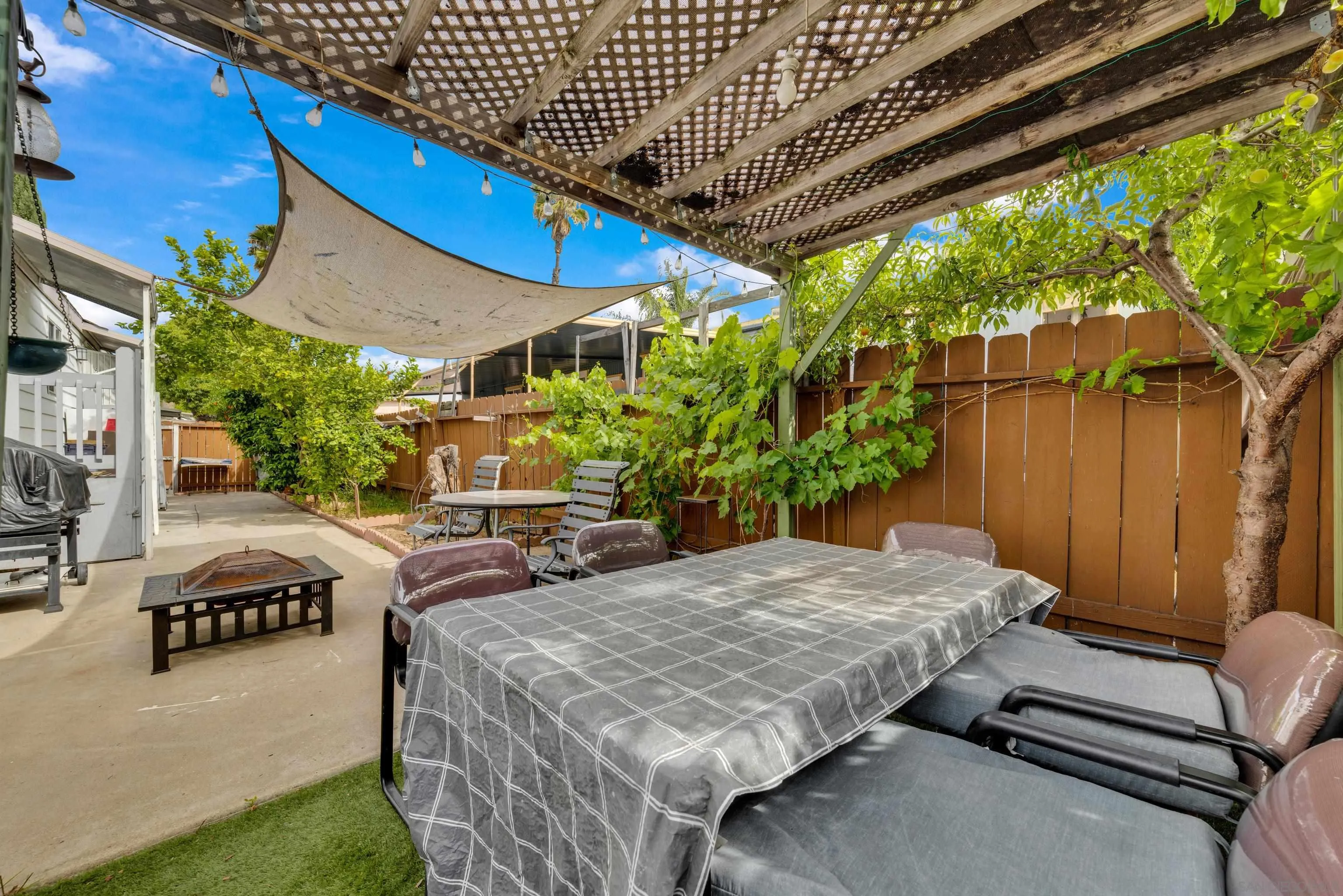 https://cdn.realtyfeed.com/cdn/127/260008543/23321f5c16b139a759f0ba811964fce6.webp
