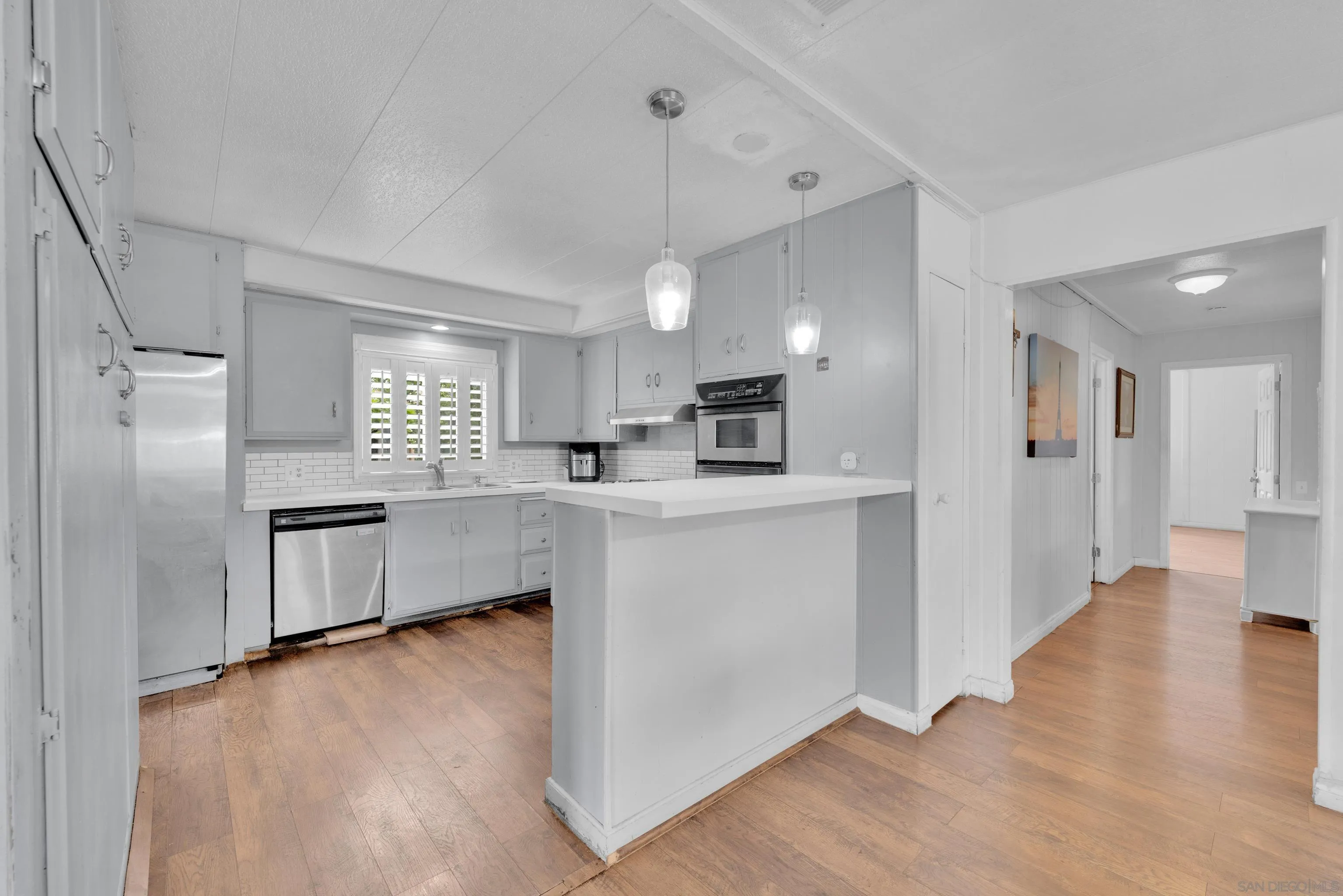 https://cdn.realtyfeed.com/cdn/127/260008543/7cb17e7e9f639cdedc6954d07a99180d.webp