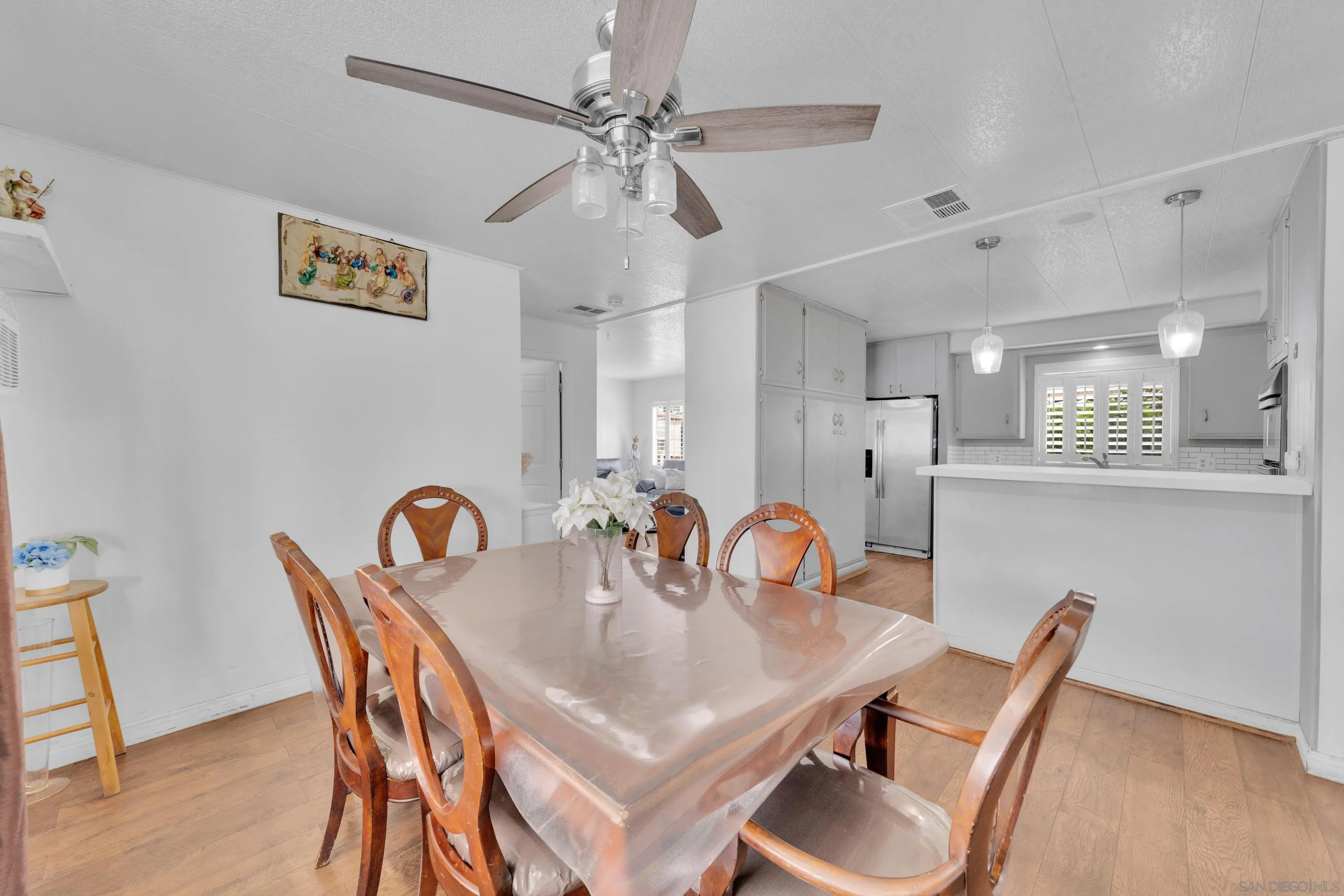 https://cdn.realtyfeed.com/cdn/127/260008543/f594116ea765959fee356284638928e3.webp