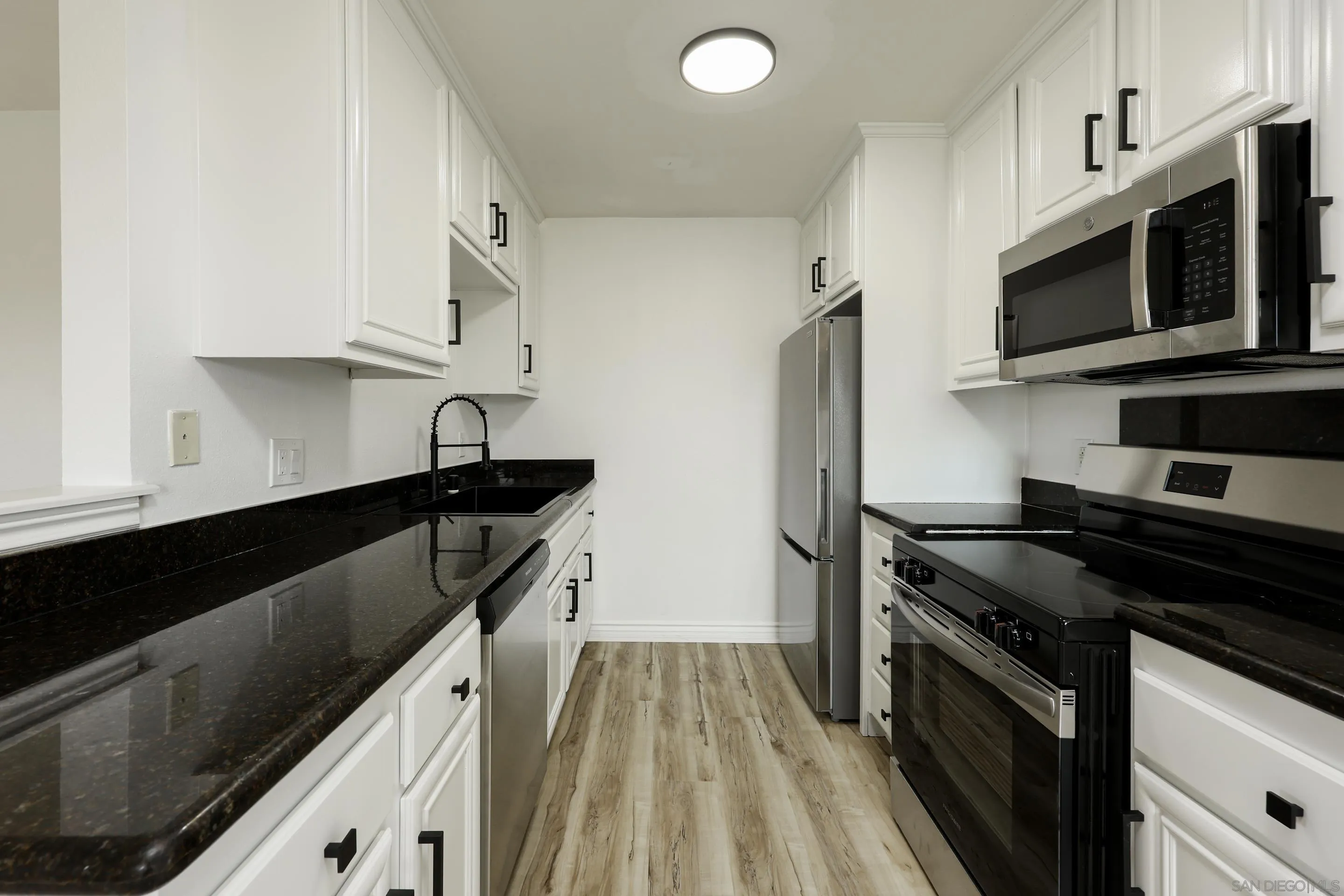 Photo #13: 260008544 Listing: Photo #13