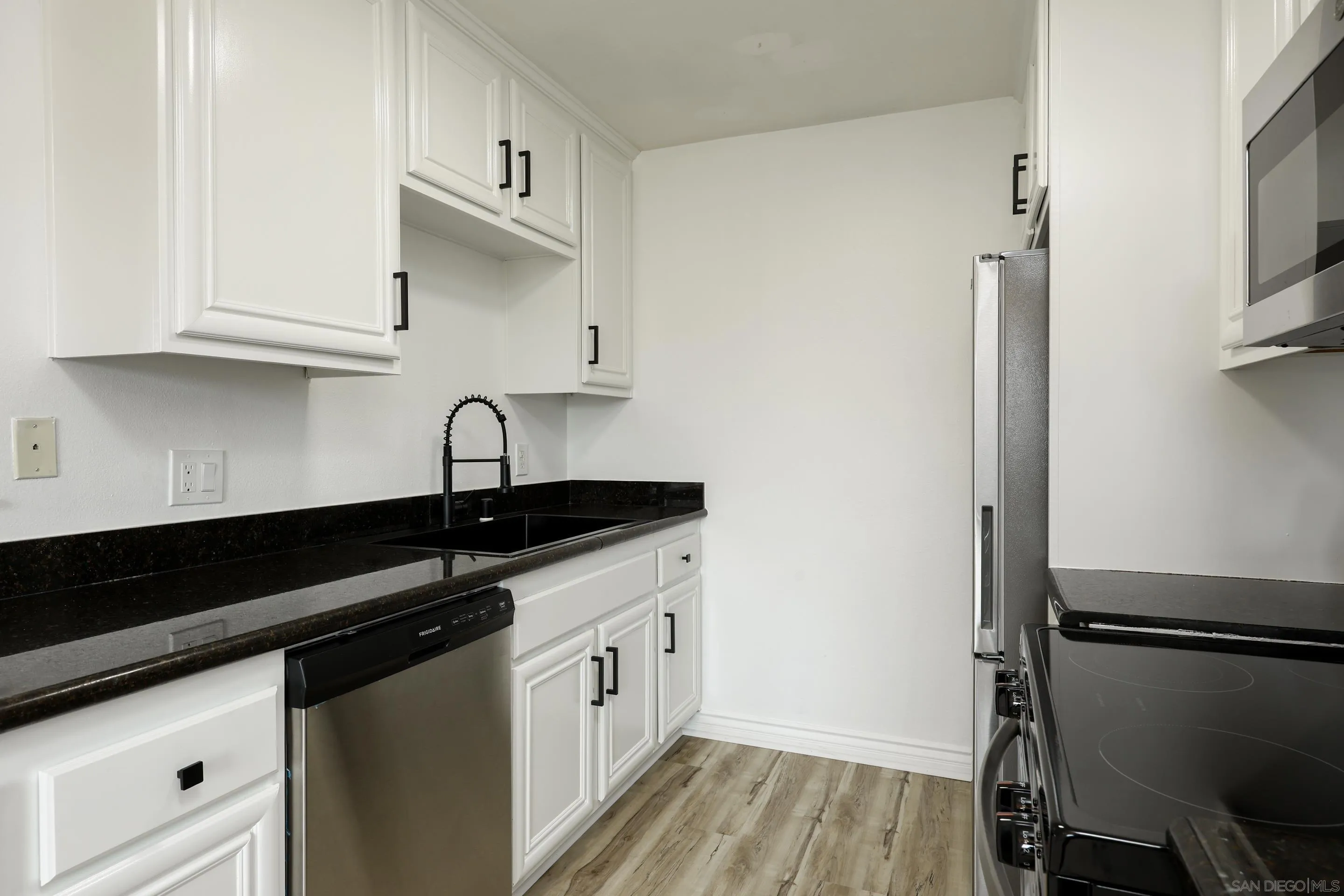 Photo #17: 260008544 Listing: Photo #17