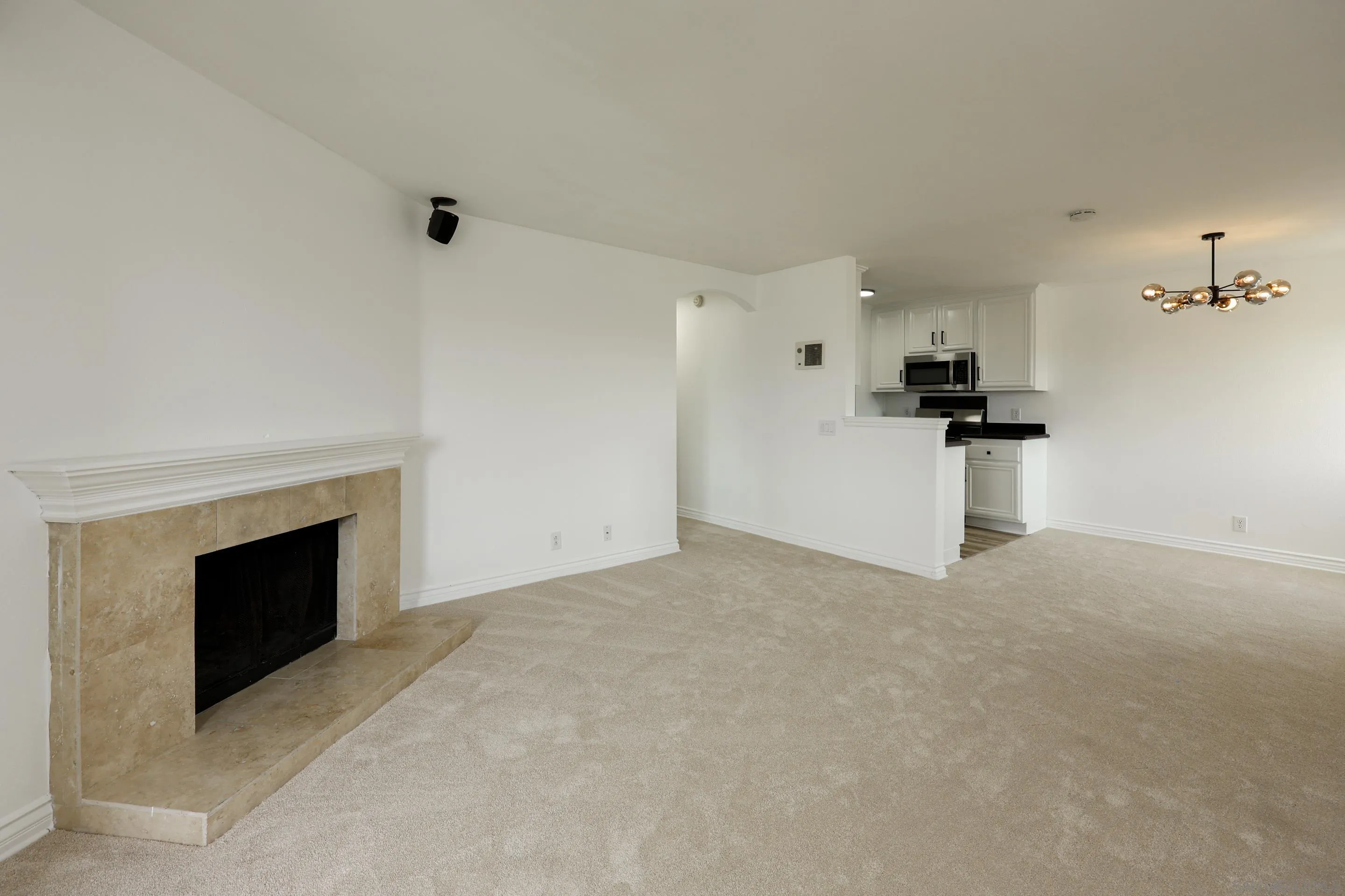 Photo #8: 260008544 Listing: Photo #8
