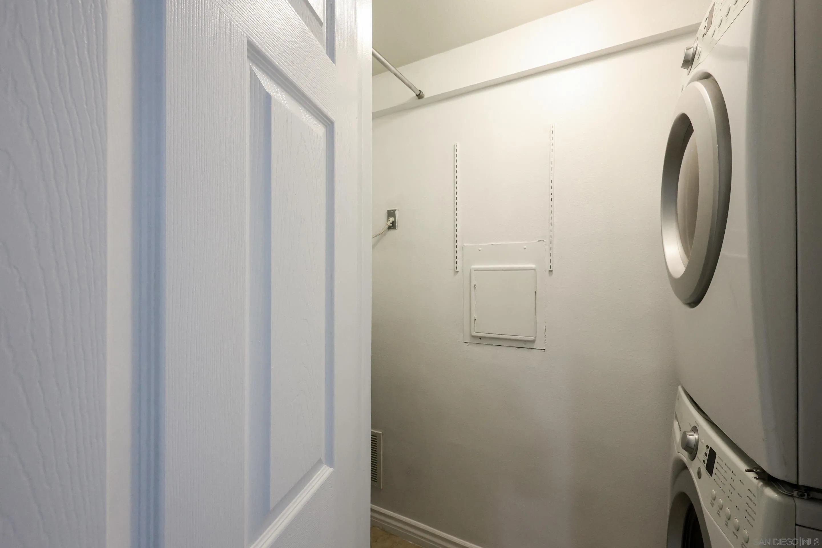 https://cdn.realtyfeed.com/cdn/127/260008544/4d70ed10d8cffef333d263ec2199d725.webp