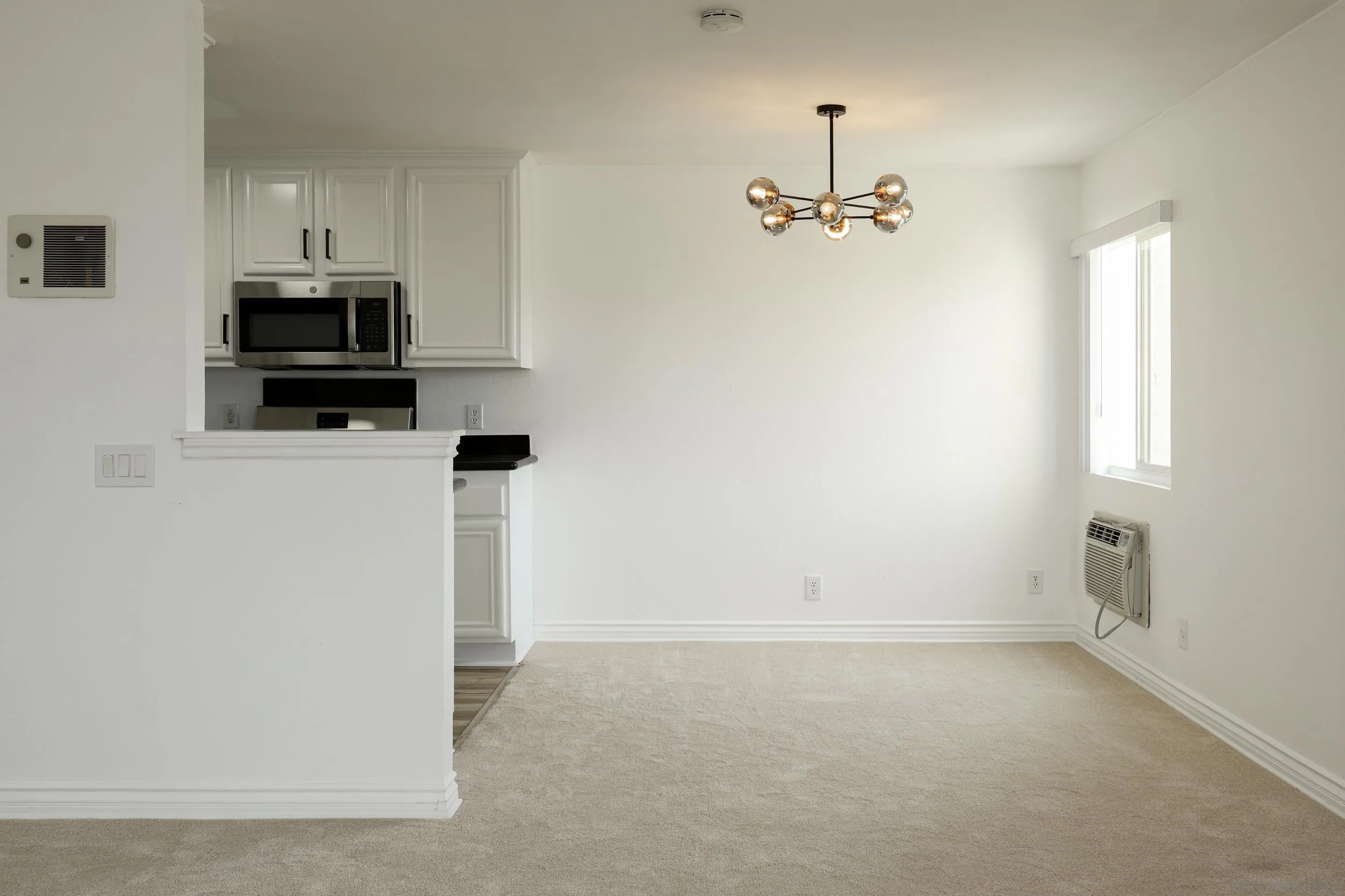 Photo #12: 260008544 Listing: Photo #12