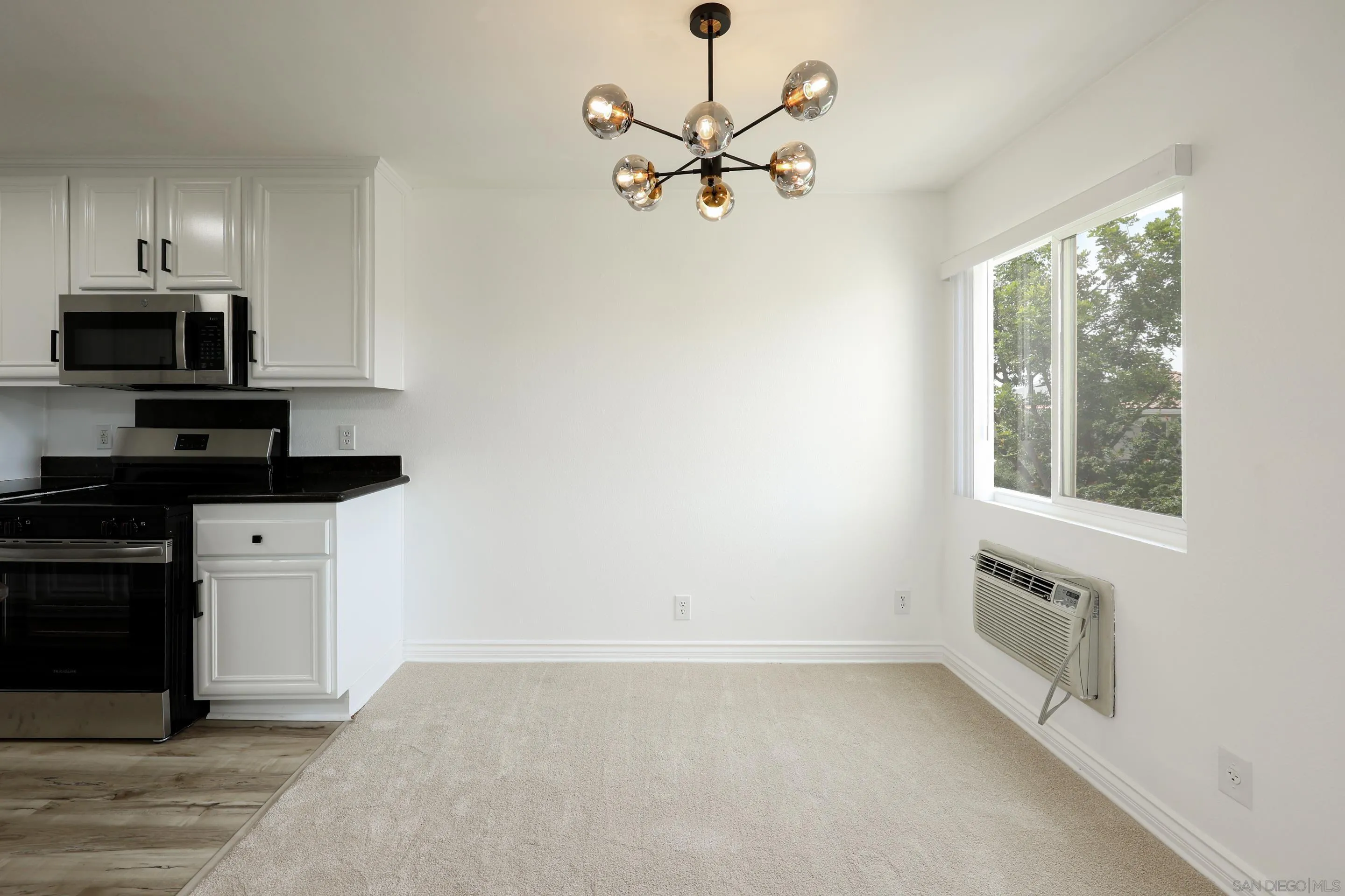 Photo #11: 260008544 Listing: Photo #11