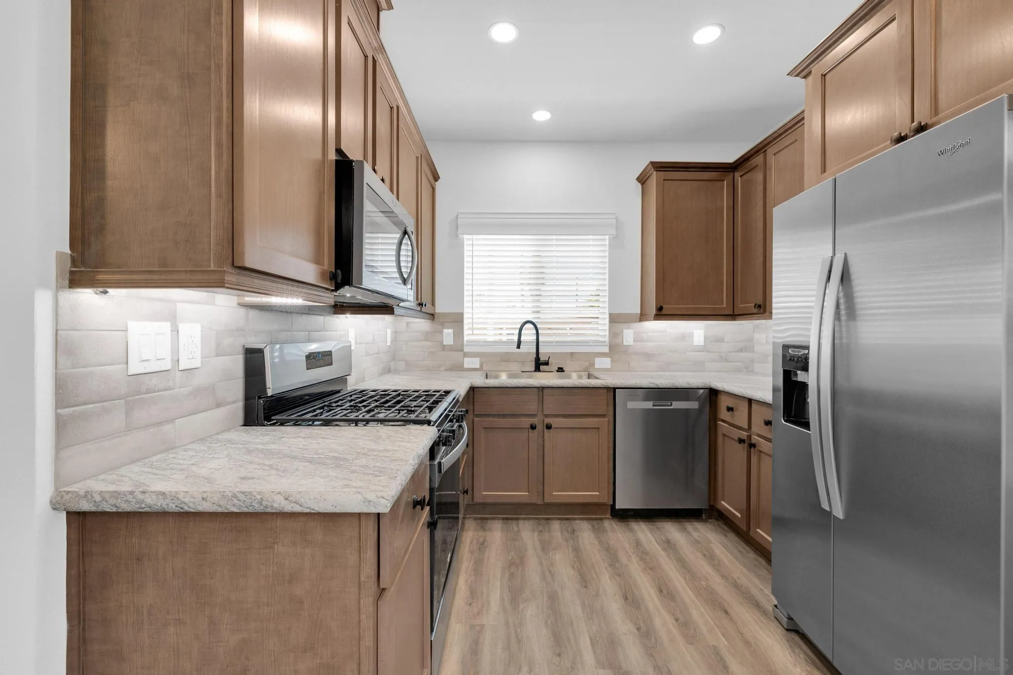 https://cdn.realtyfeed.com/cdn/127/260008545/a749f29d405b5bdd270711a73c0986d1.webp