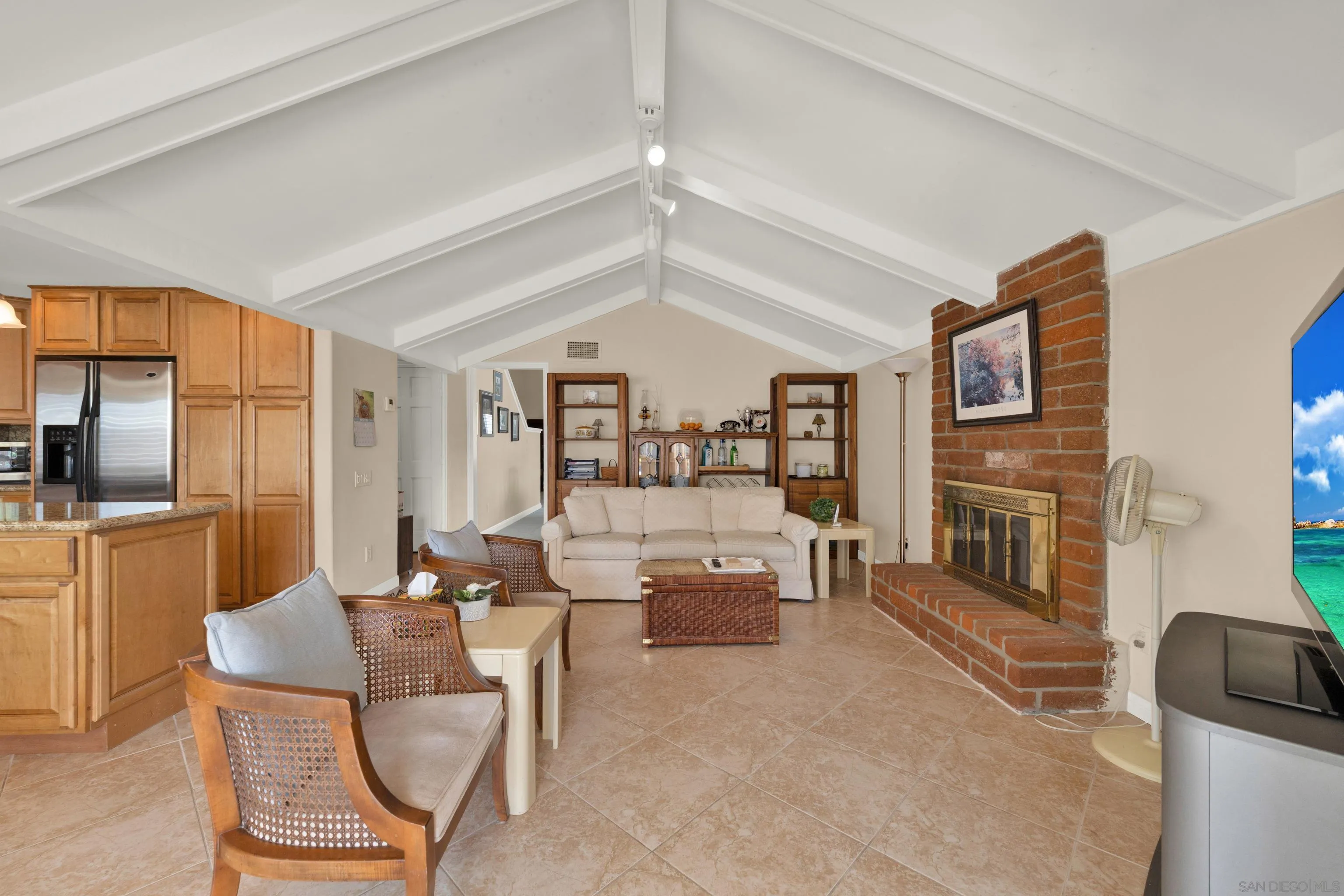 https://cdn.realtyfeed.com/cdn/127/260008547/03f77c18a0ea0611d646c02fd014a73f.webp