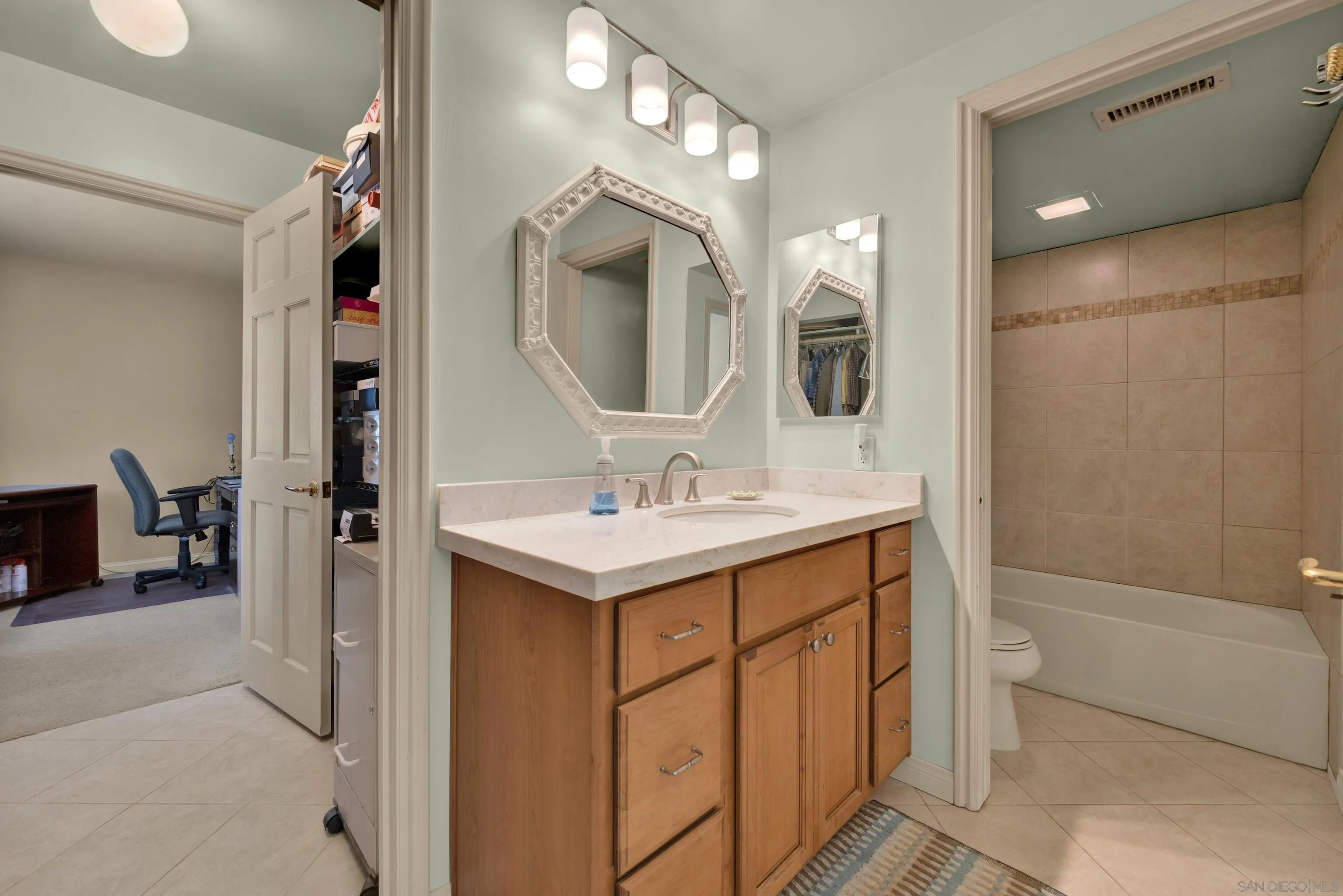 https://cdn.realtyfeed.com/cdn/127/260008547/0abbe847d96de04ce2ddd1cc5e844633.webp