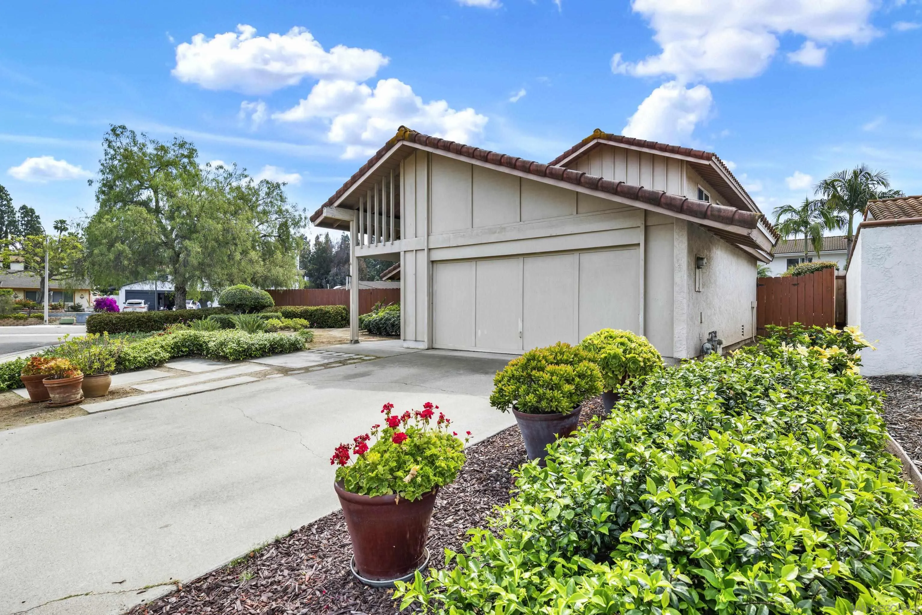 https://cdn.realtyfeed.com/cdn/127/260008547/156a2089451cfdeeff7b721594ff8969.webp