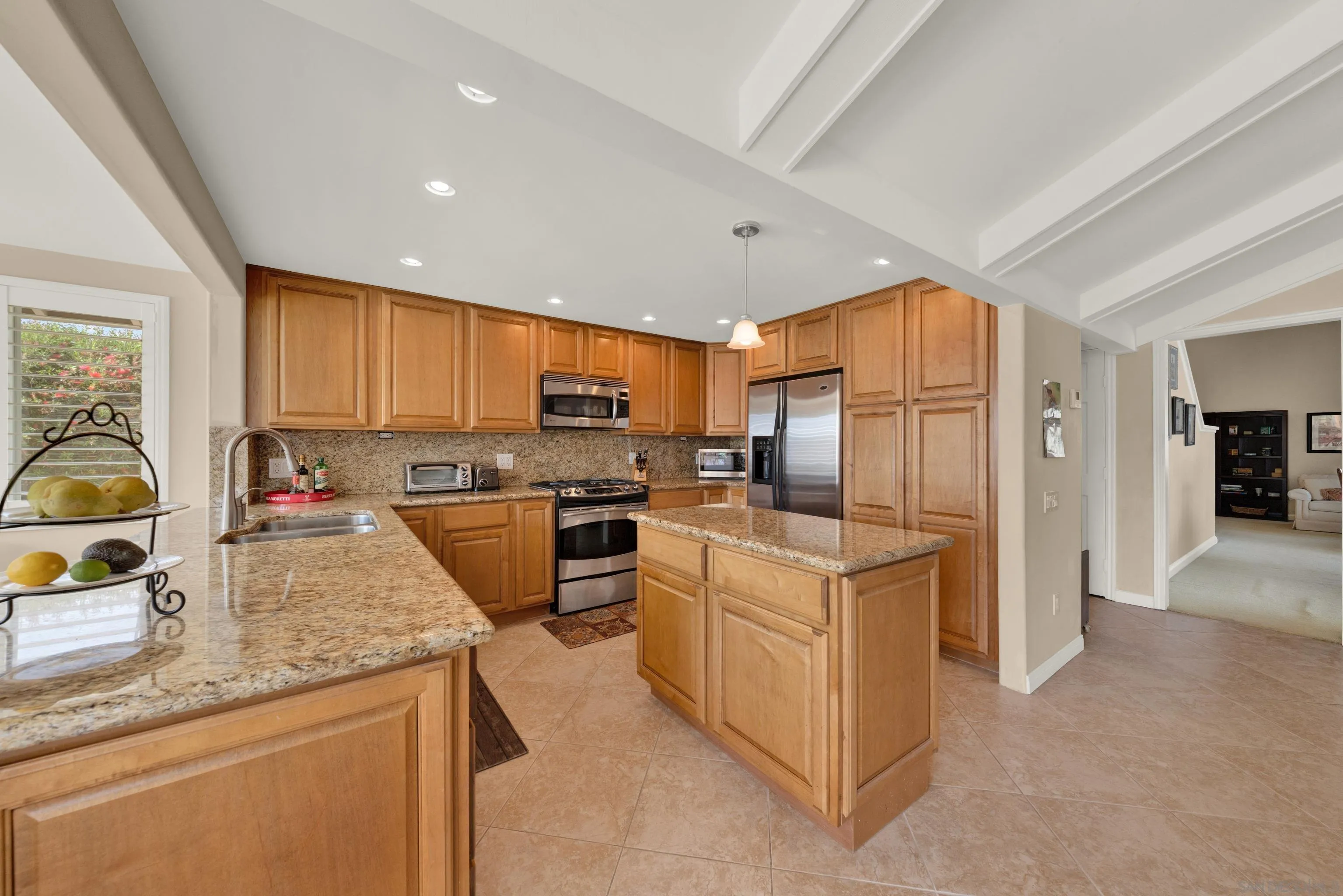 https://cdn.realtyfeed.com/cdn/127/260008547/25ea66812a24bea78eb65432502962d5.webp