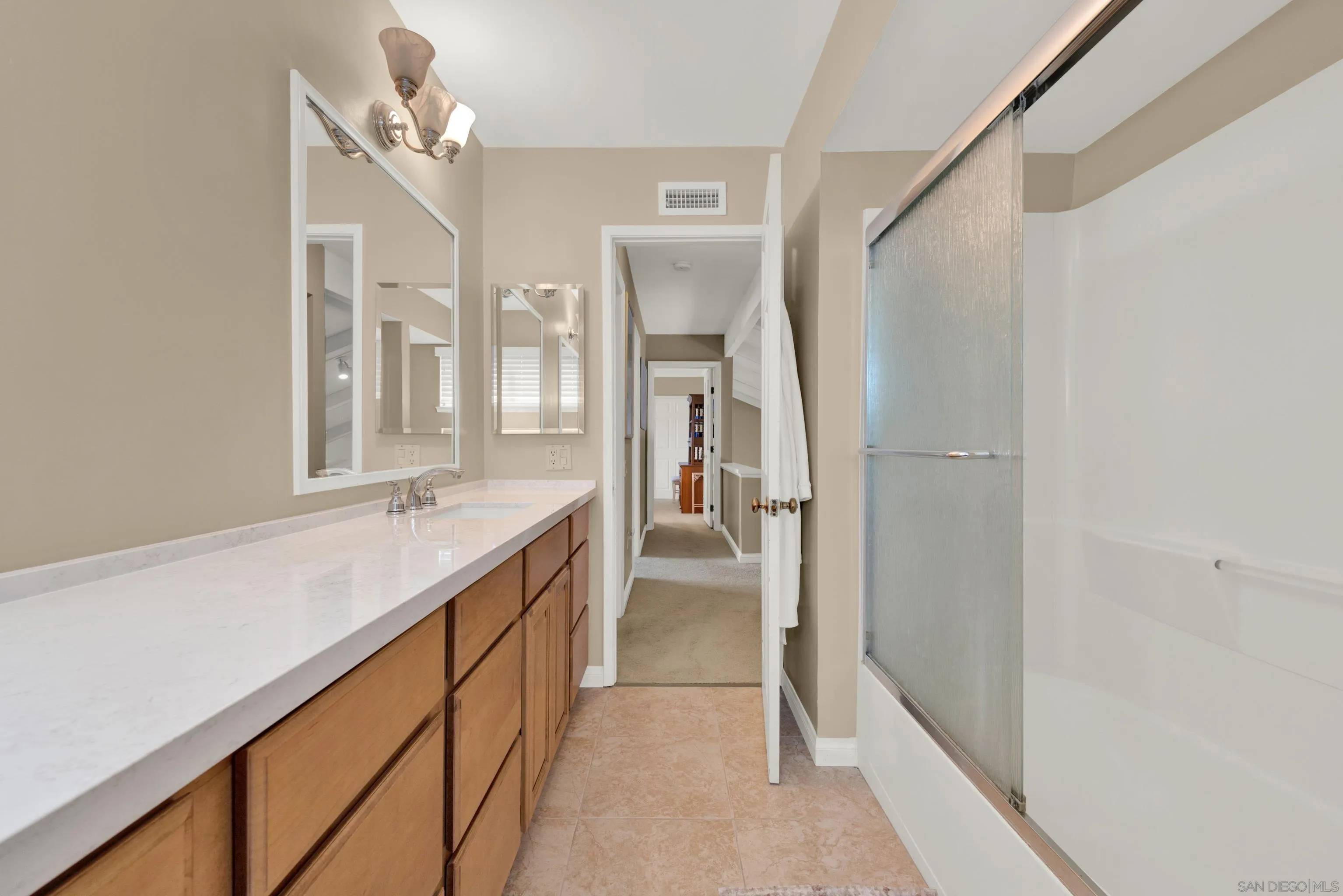https://cdn.realtyfeed.com/cdn/127/260008547/83e11004fe35f7b0e8ac41ae38690cc7.webp
