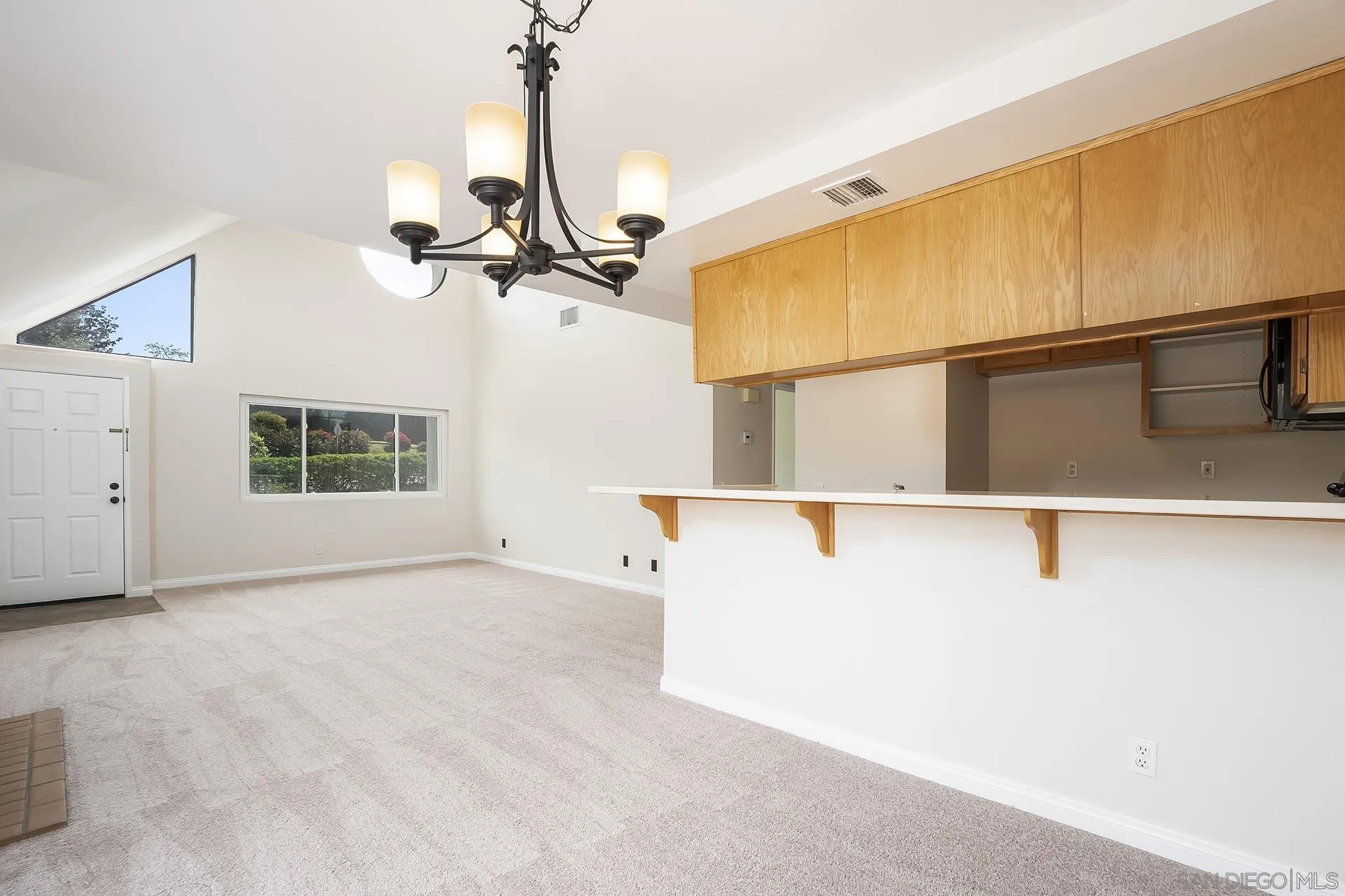 Photo #7: 260008548 Listing: Photo #7