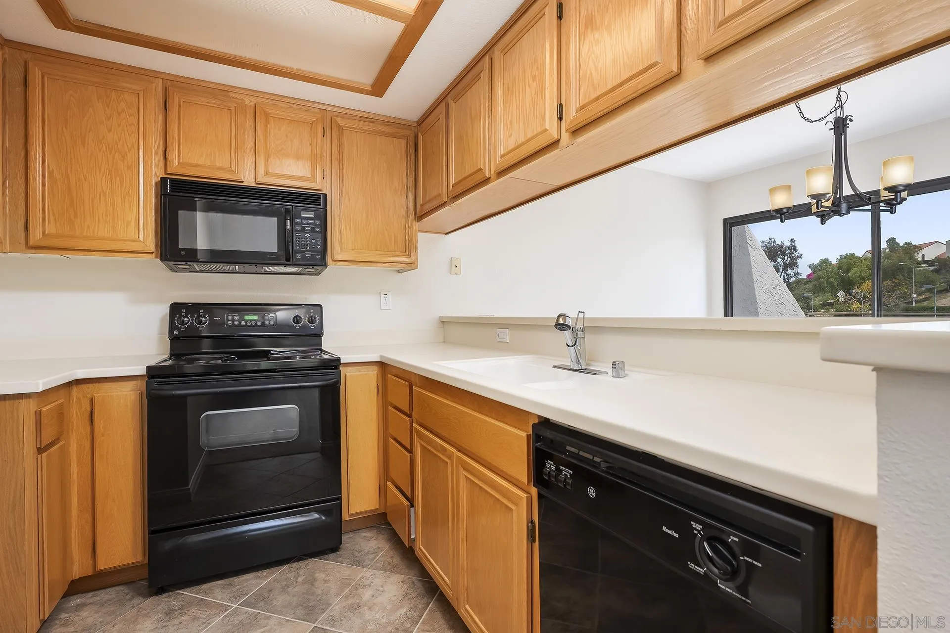 Photo #11: 260008548 Listing: Photo #11